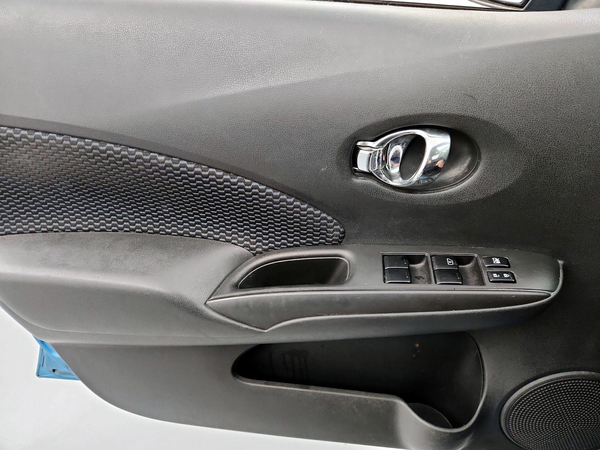 Thumbnail: 2014 Nissan Versa Note - 12