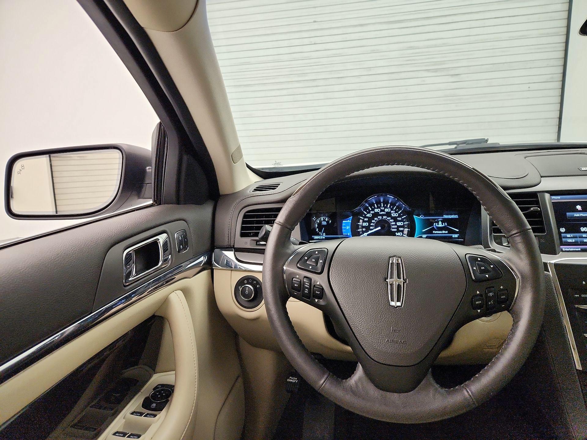 Thumbnail: 2015 Lincoln MKS - 10
