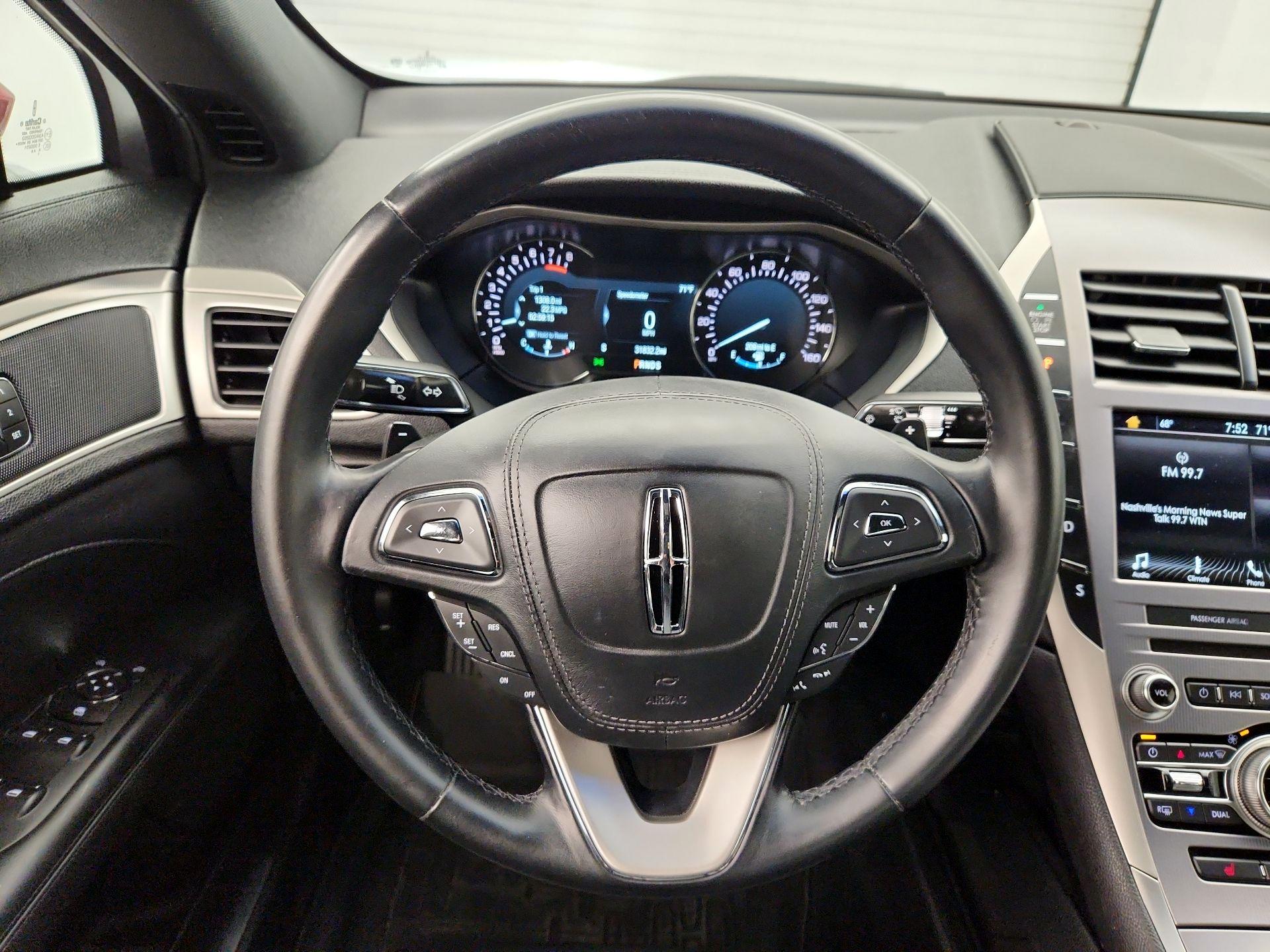 Thumbnail: 2017 Lincoln MKZ - 10