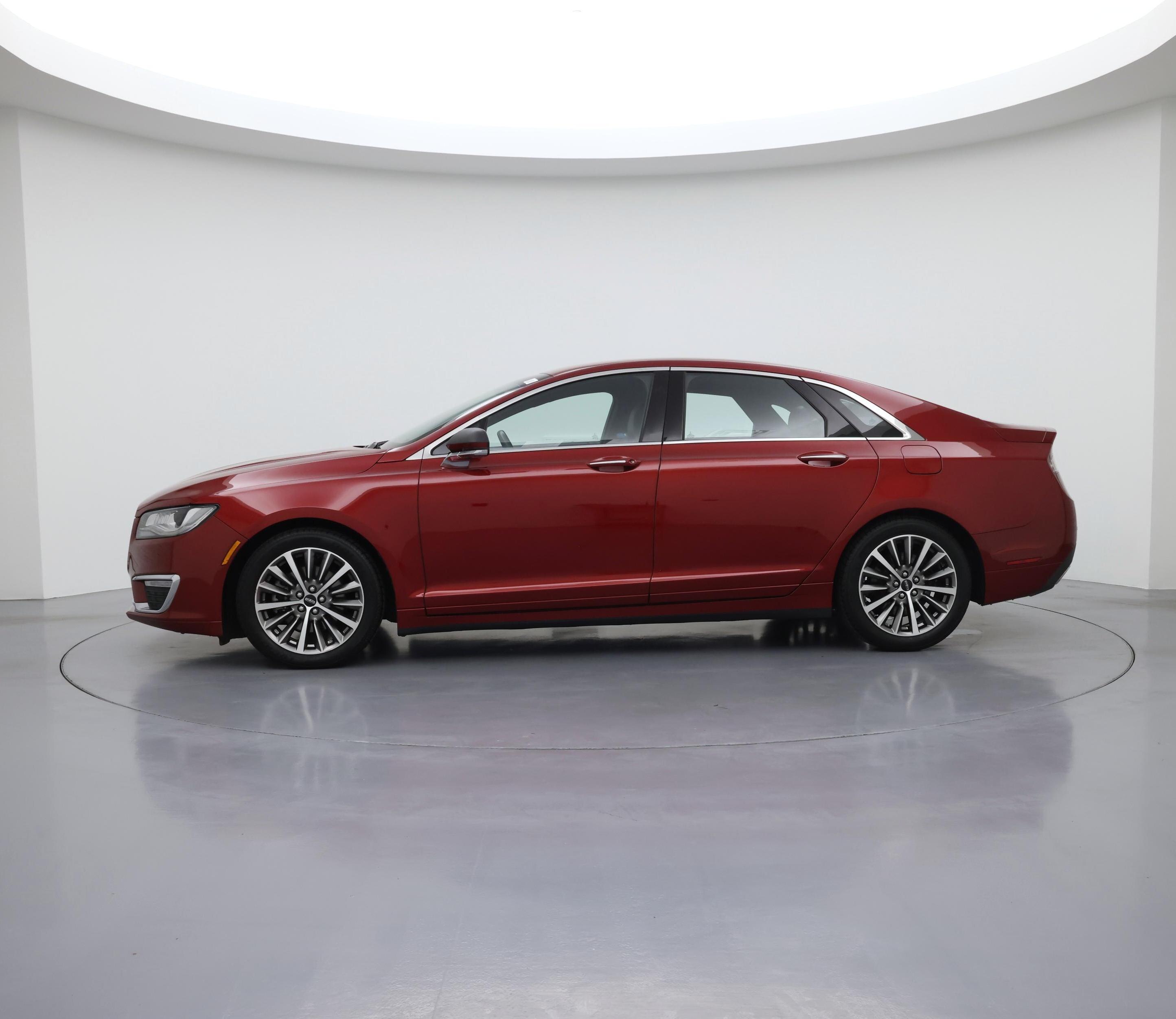 Thumbnail: 2017 Lincoln MKZ - 3