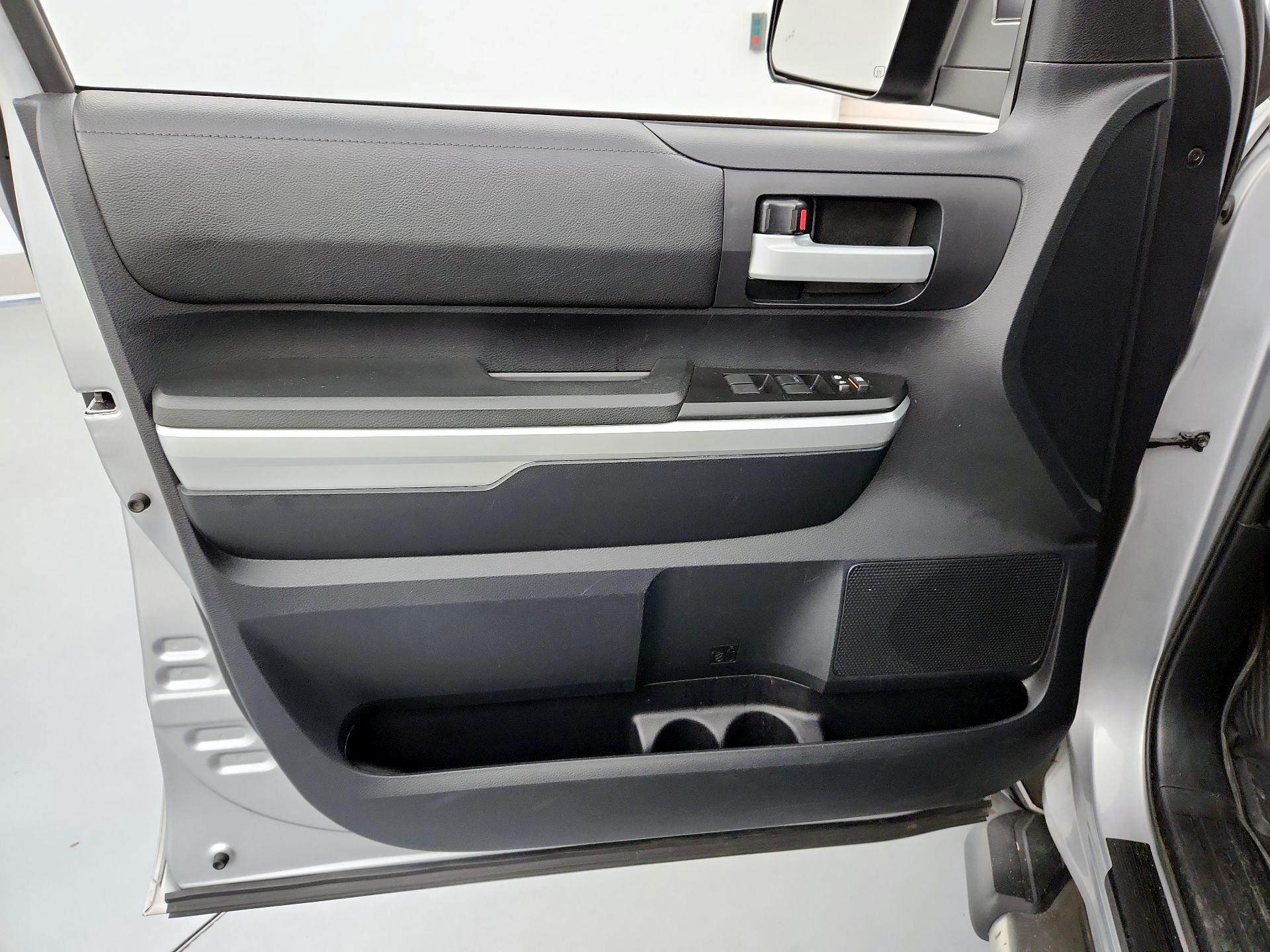 Thumbnail: 2016 Toyota Tundra - 12
