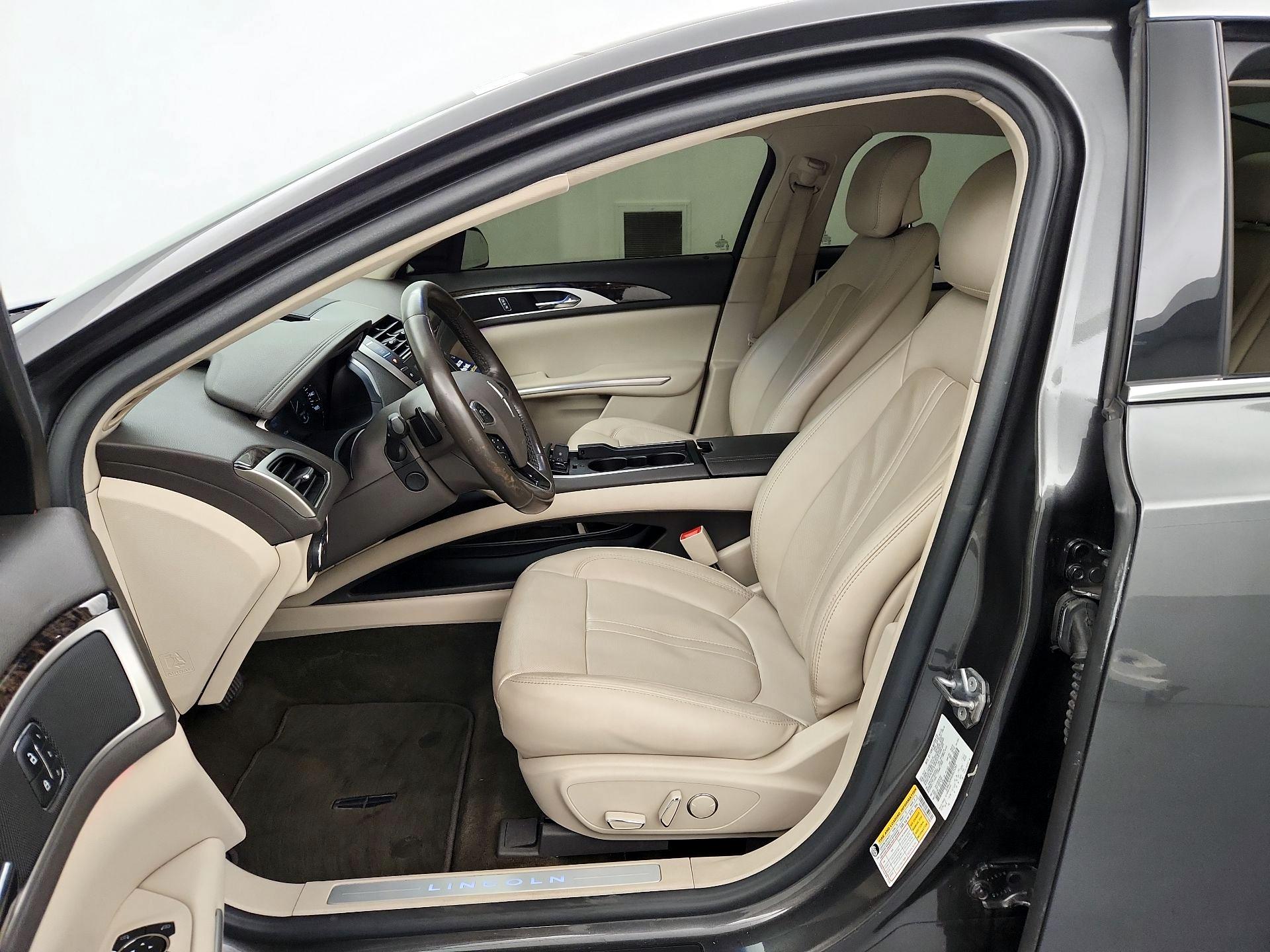 Thumbnail: 2016 Lincoln MKZ - 11