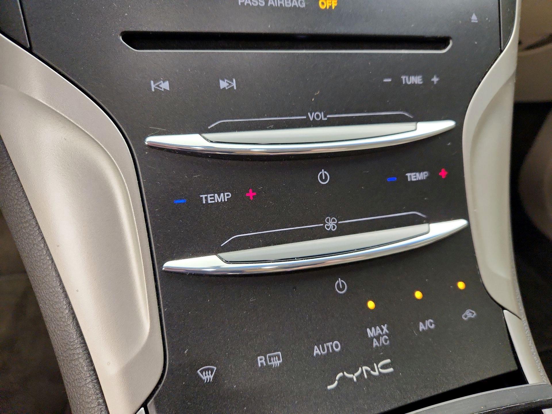 Thumbnail: 2016 Lincoln MKZ - 16