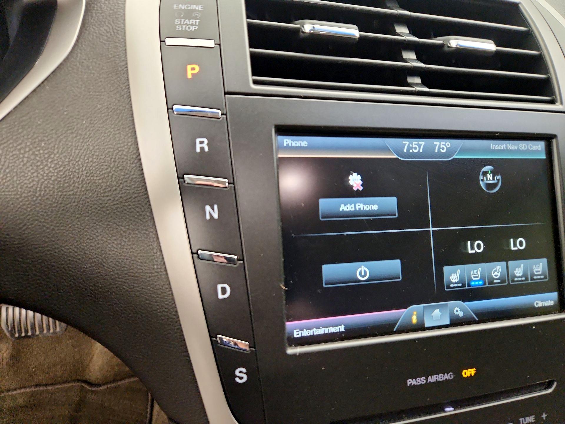 Thumbnail: 2016 Lincoln MKZ - 17