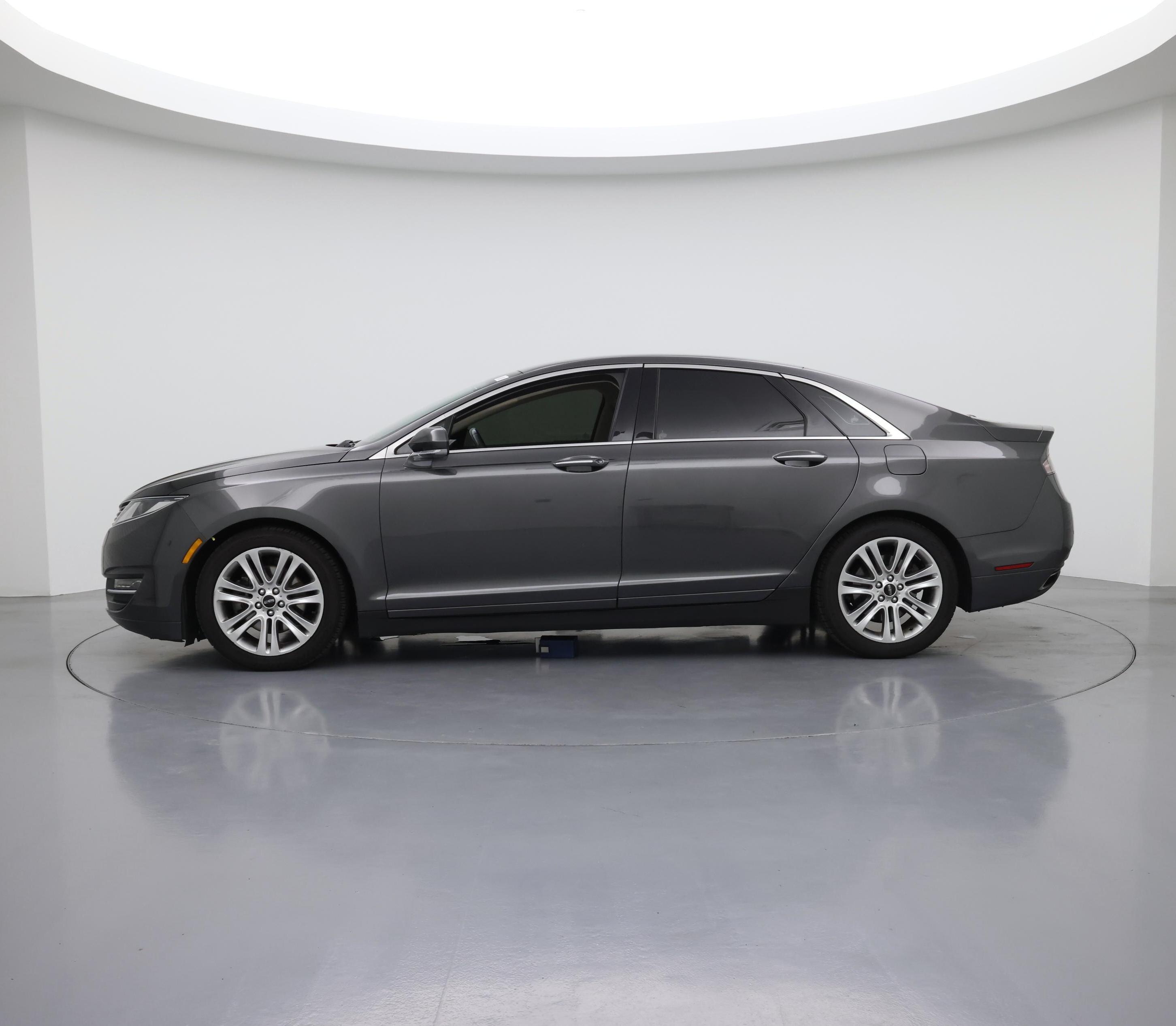 Thumbnail: 2016 Lincoln MKZ - 3