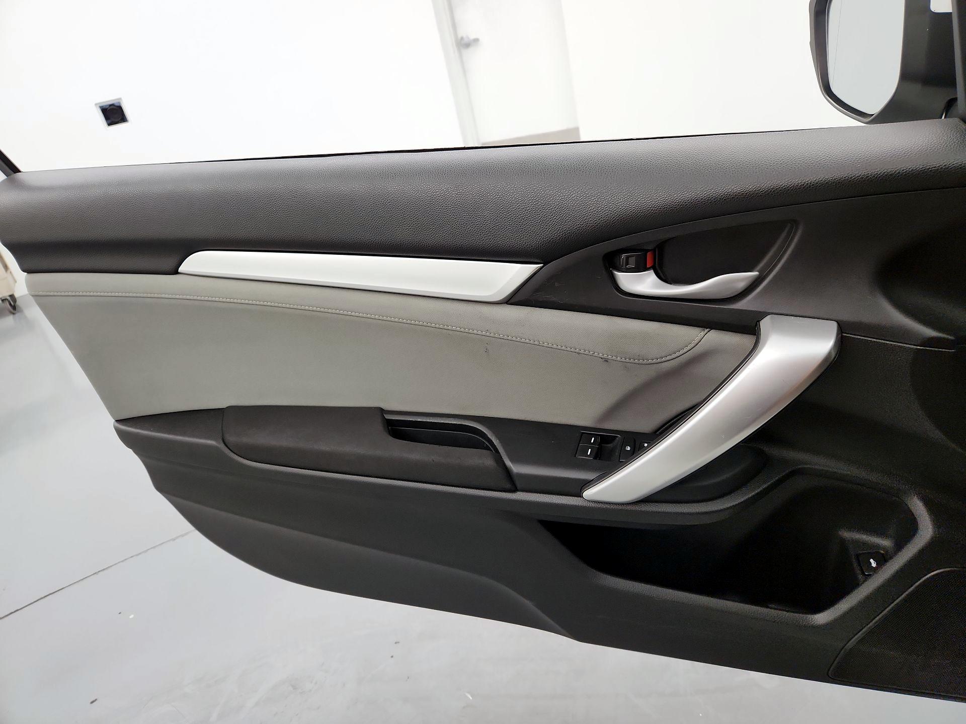 Thumbnail: 2016 Honda Civic - 12