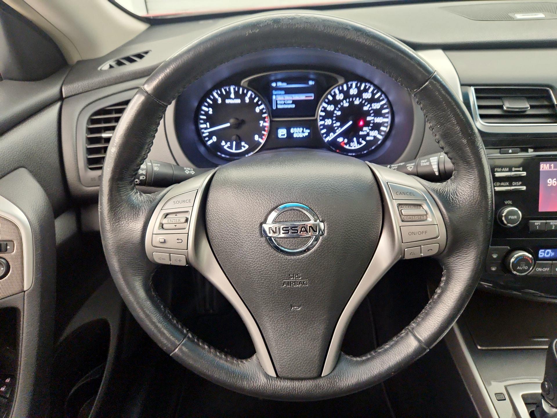 Thumbnail: 2013 Nissan Altima - 10