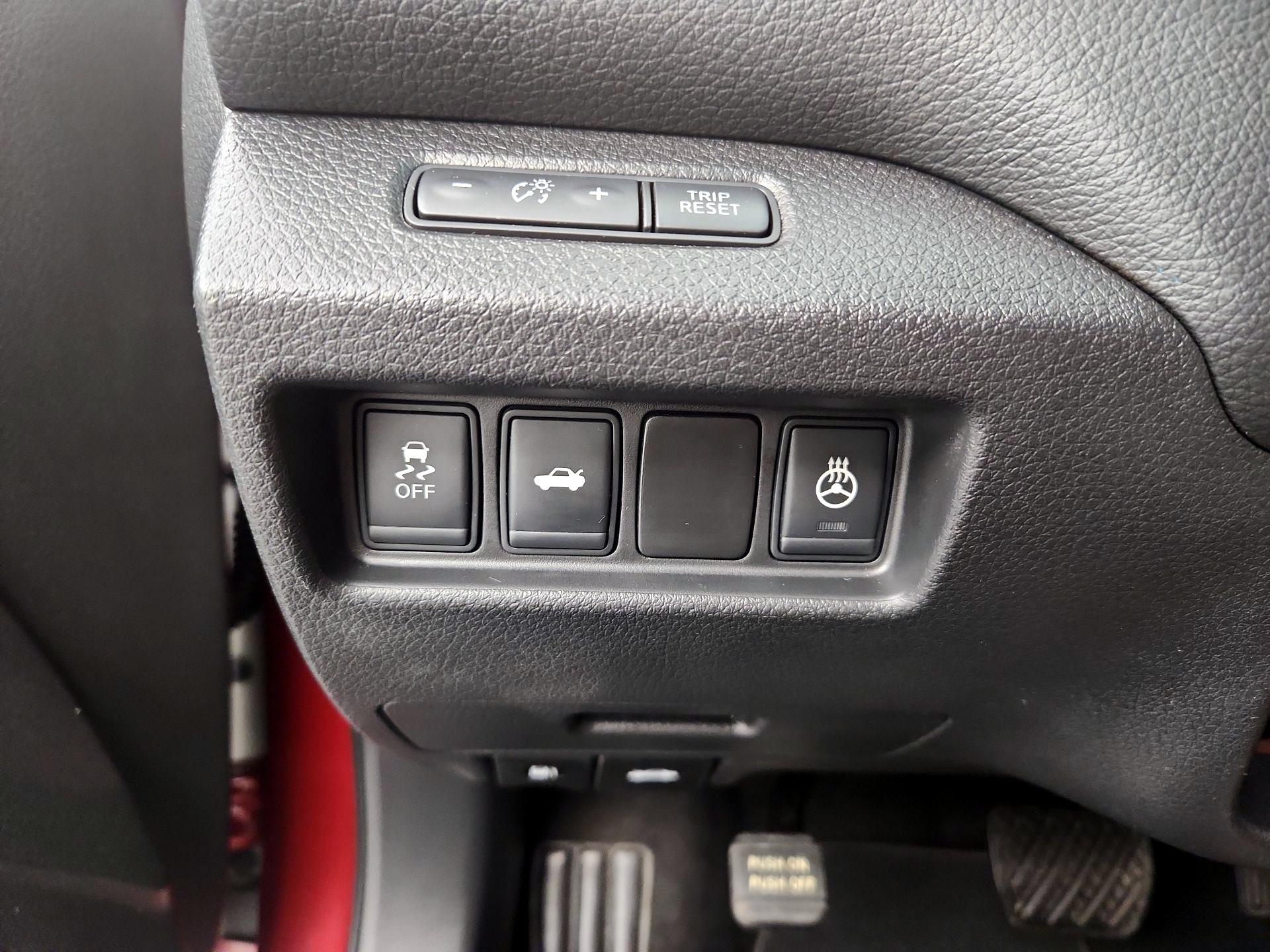Thumbnail: 2013 Nissan Altima - 13