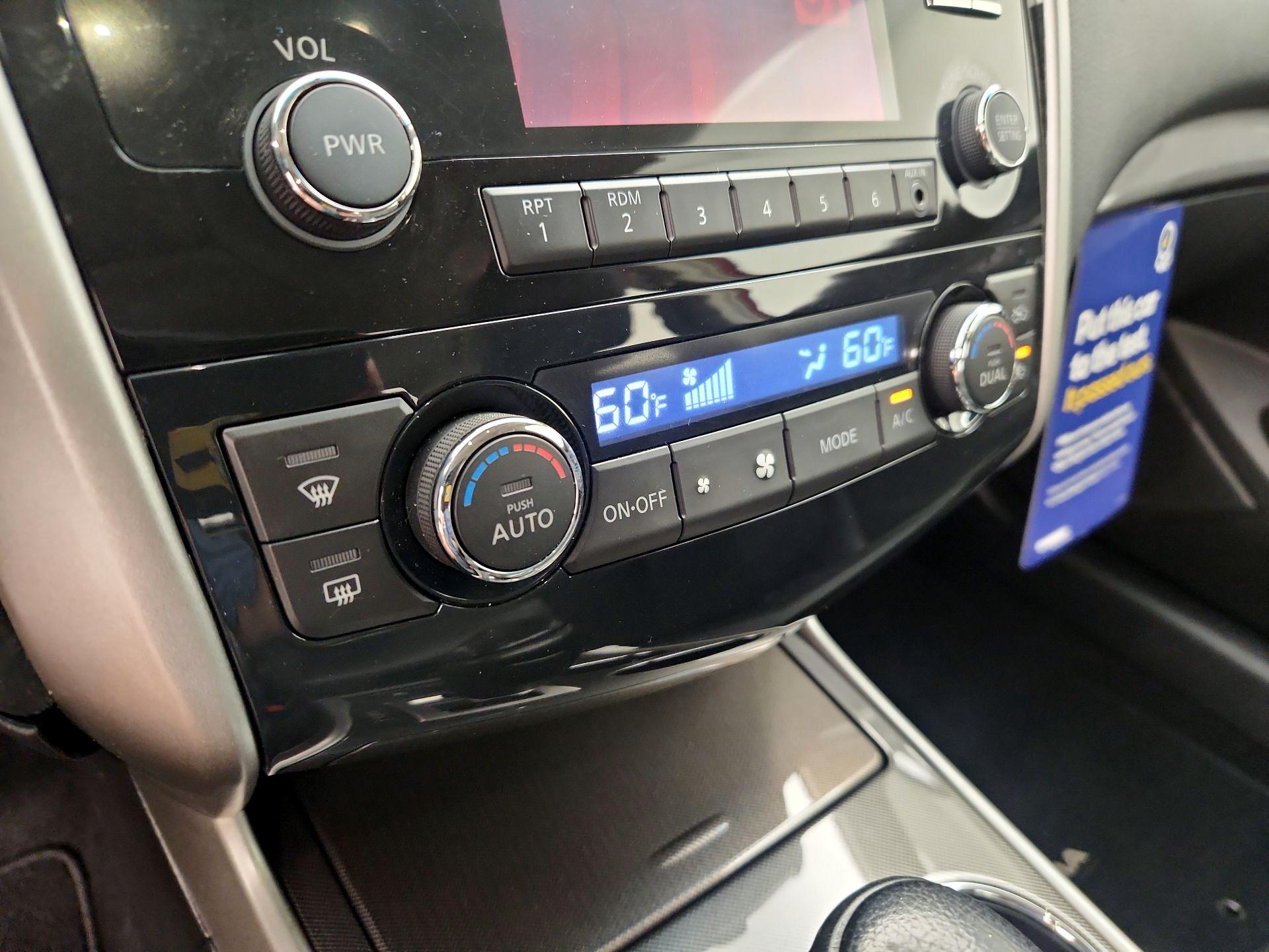 Thumbnail: 2013 Nissan Altima - 16