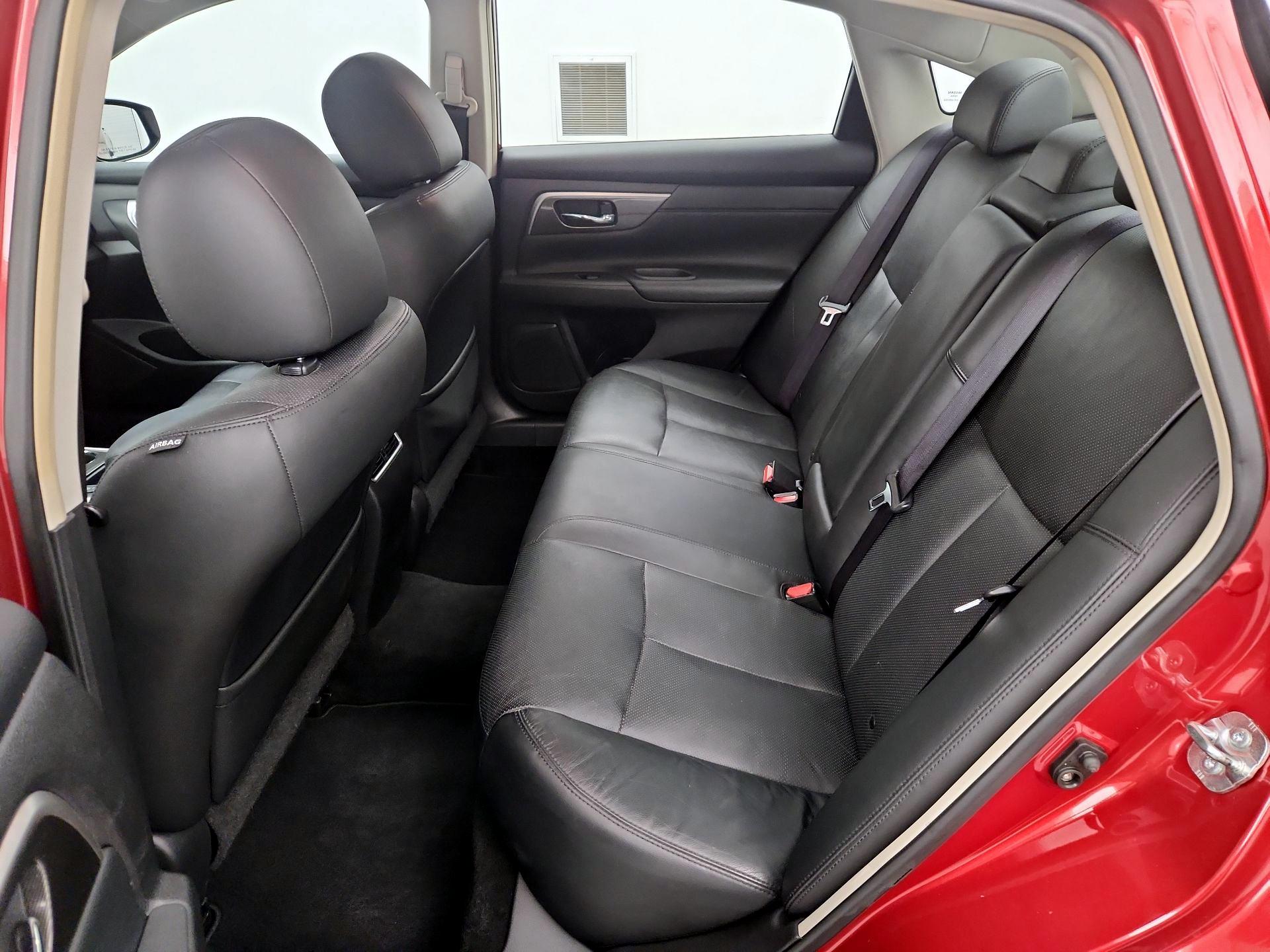 Thumbnail: 2013 Nissan Altima - 20