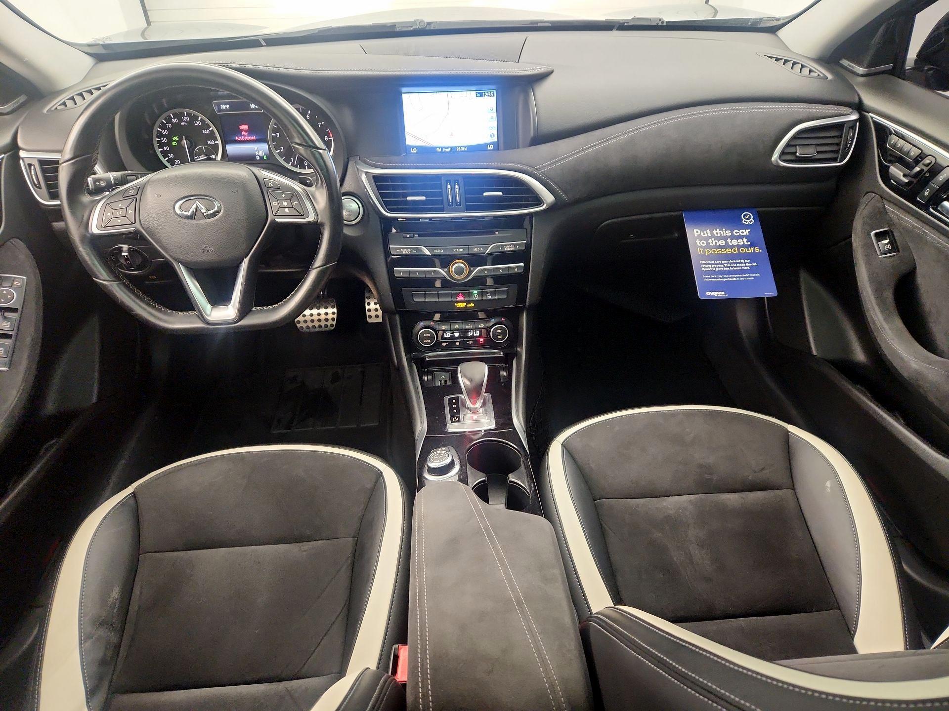 Thumbnail: 2017 INFINITI QX30 - 9