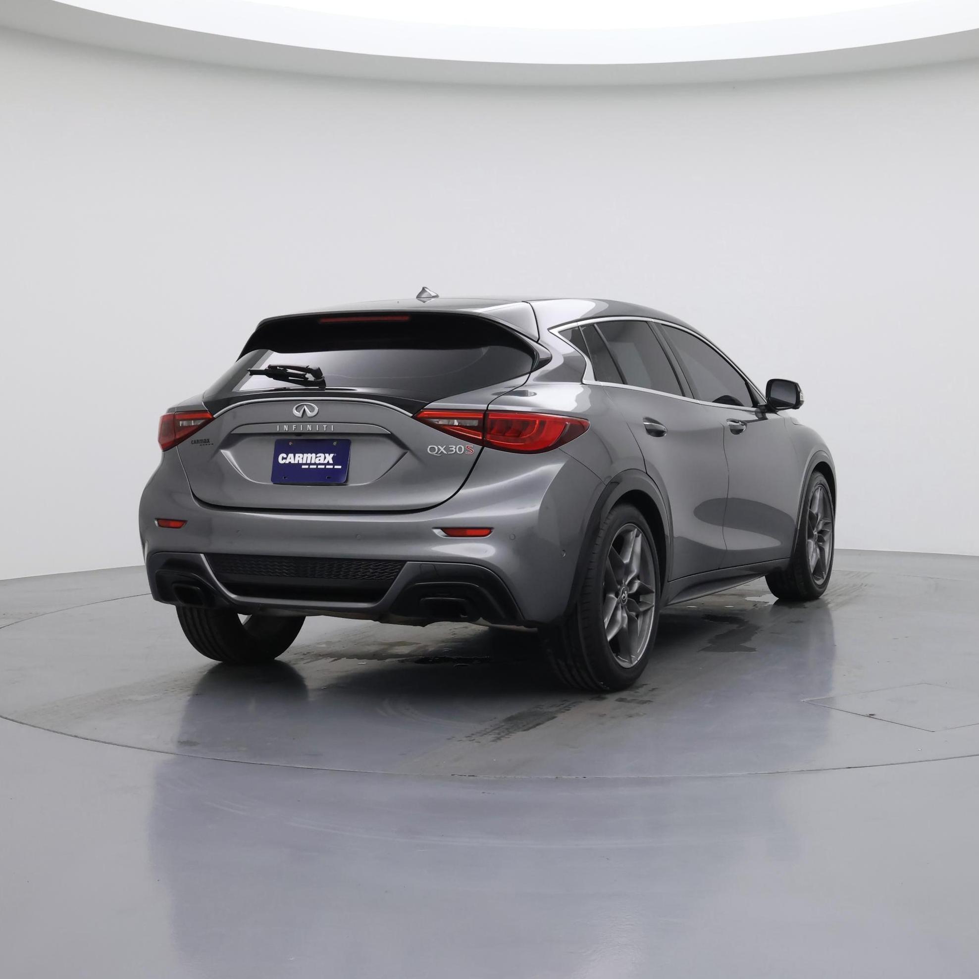 Thumbnail: 2017 INFINITI QX30 - 8