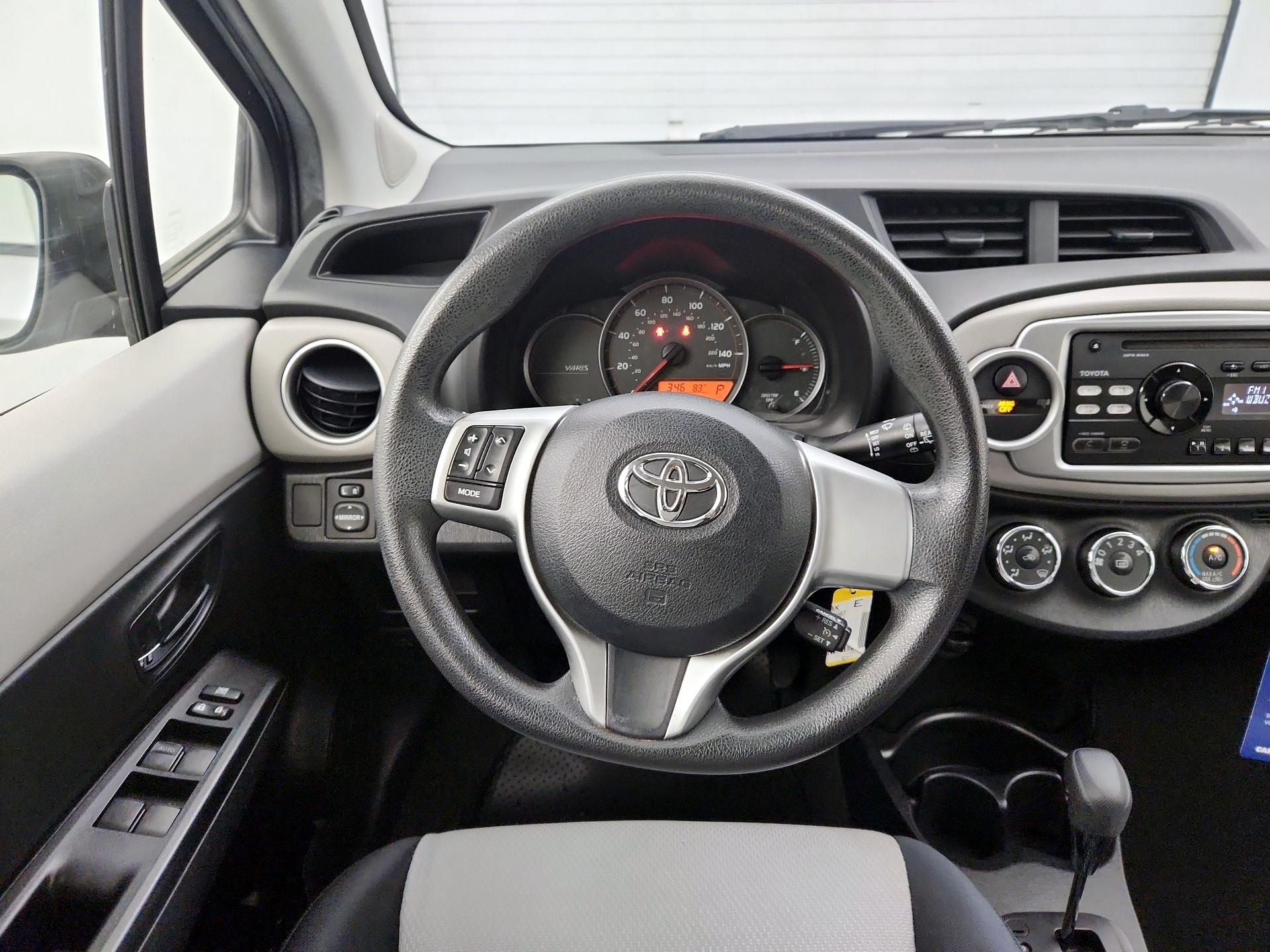 Thumbnail: 2013 Toyota Yaris - 10