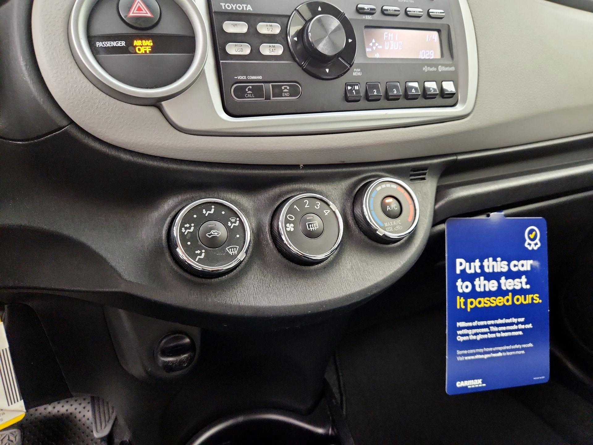 Thumbnail: 2013 Toyota Yaris - 15