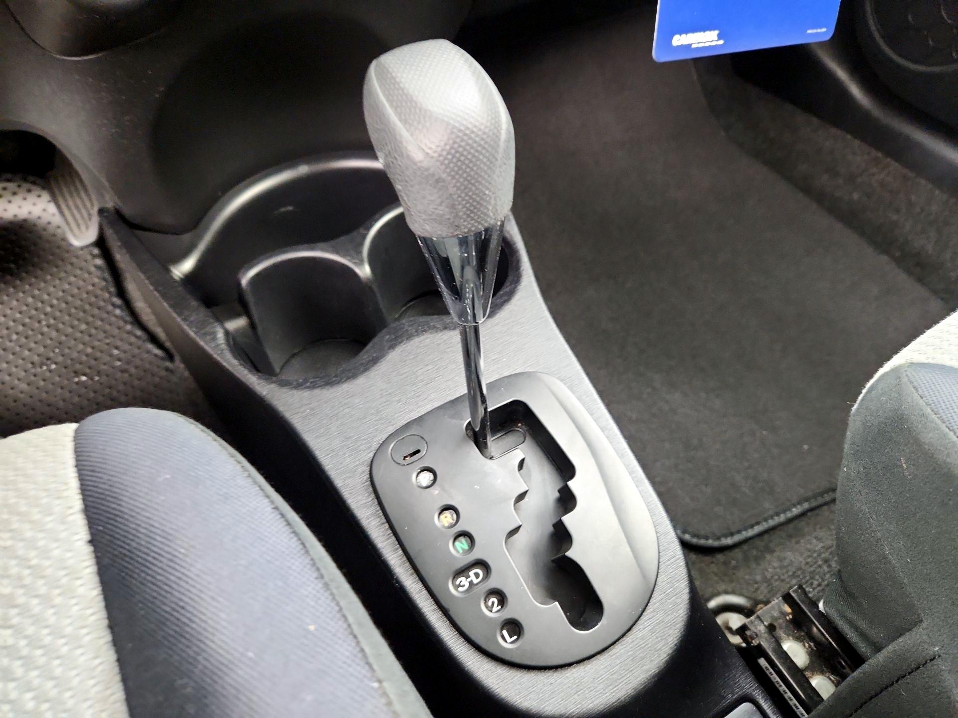 Thumbnail: 2013 Toyota Yaris - 16