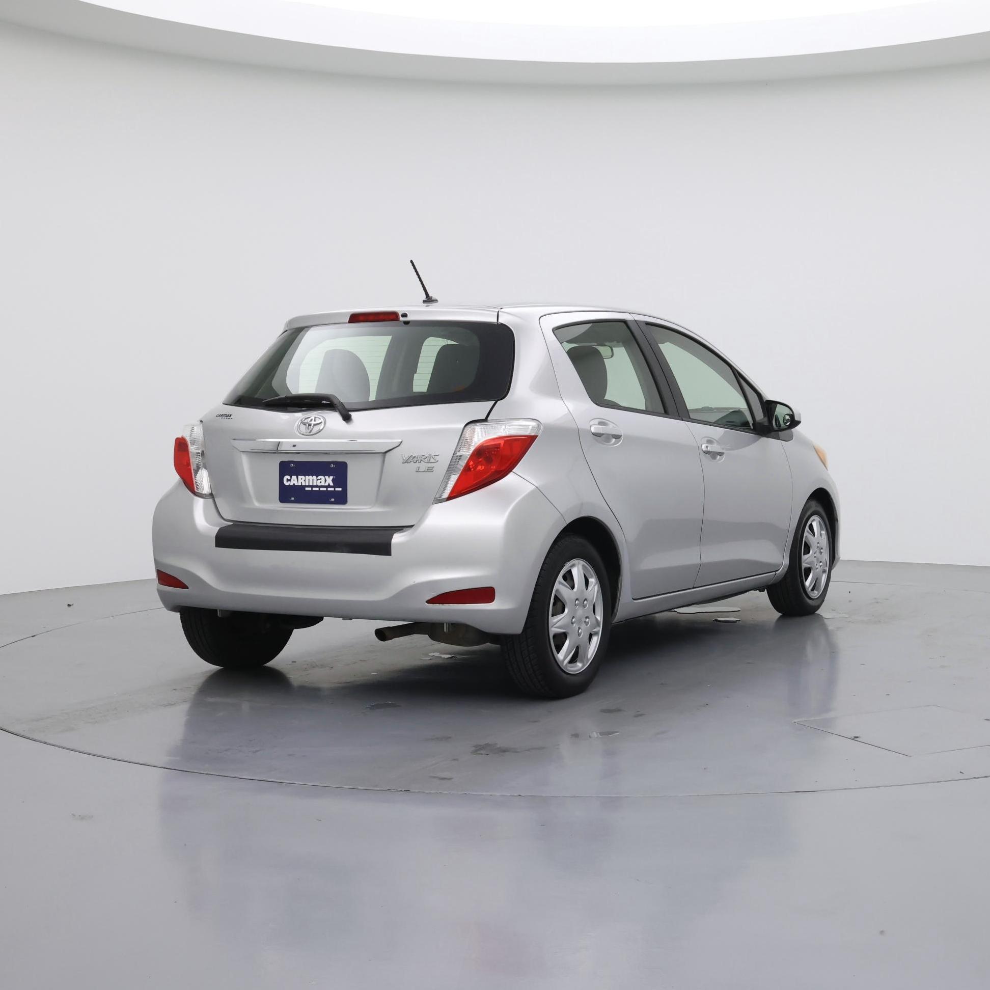 Thumbnail: 2013 Toyota Yaris - 8