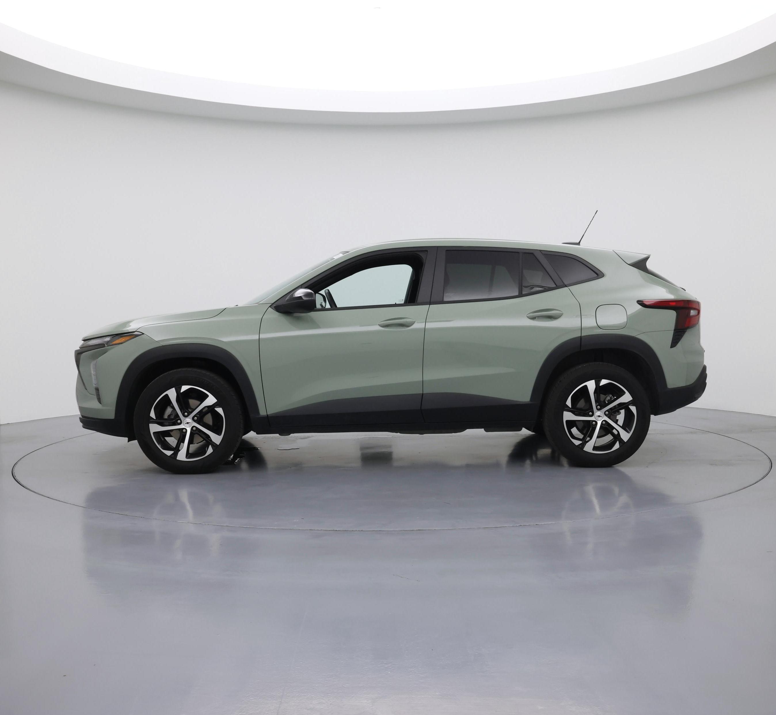 Thumbnail: 2024 Chevrolet Trax - 3