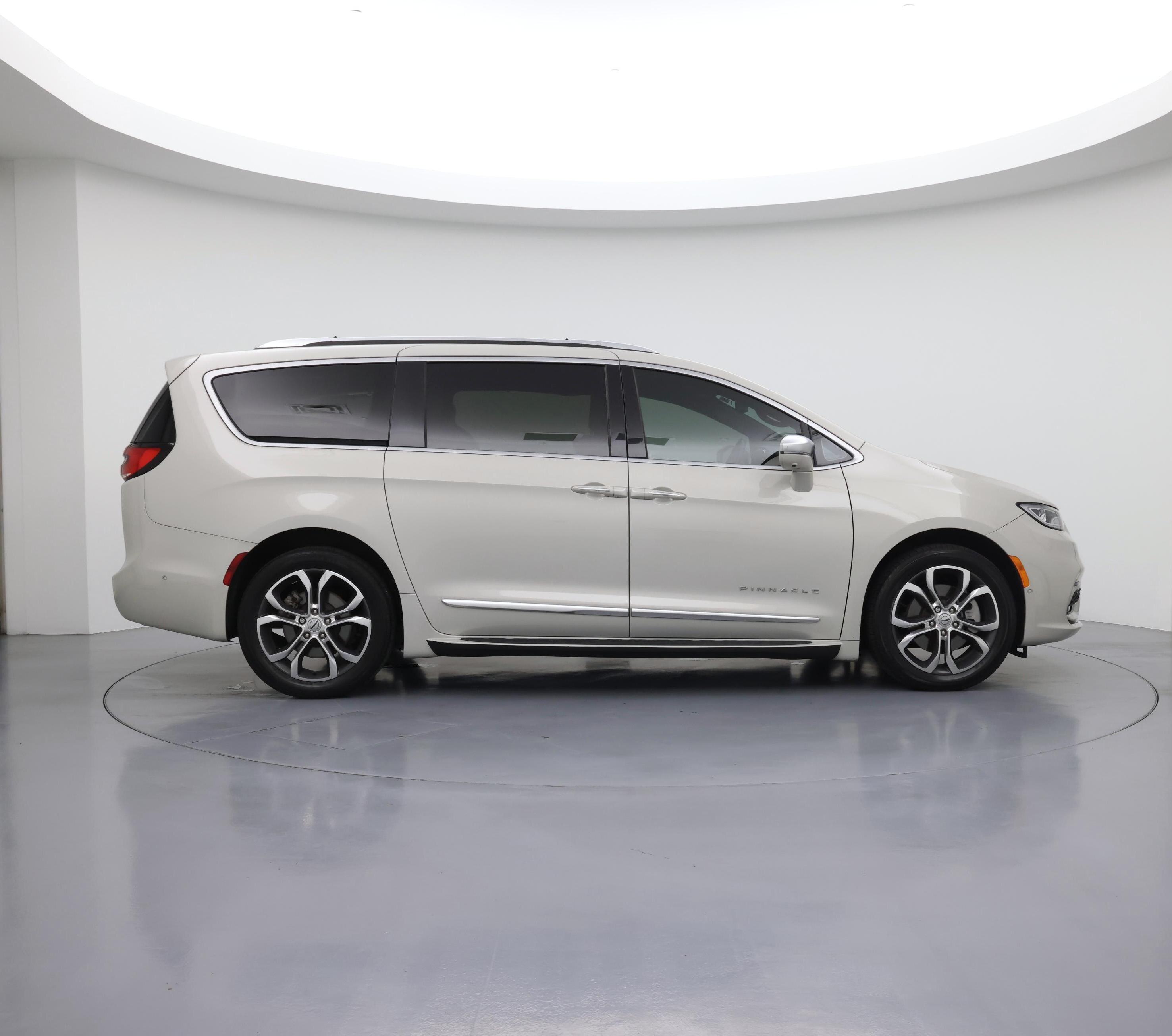 Thumbnail: 2021 Chrysler Pacifica - 7
