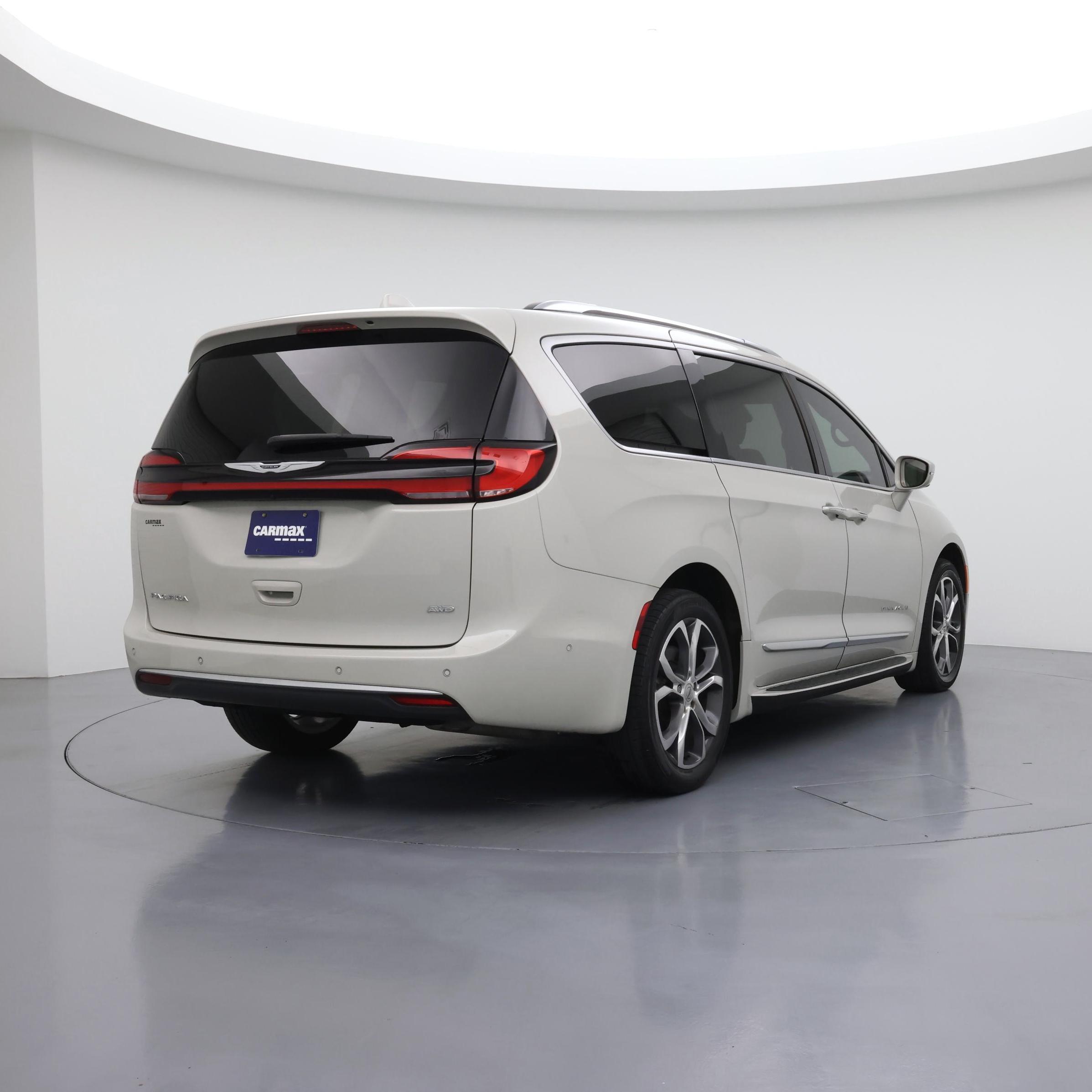 Thumbnail: 2021 Chrysler Pacifica - 8