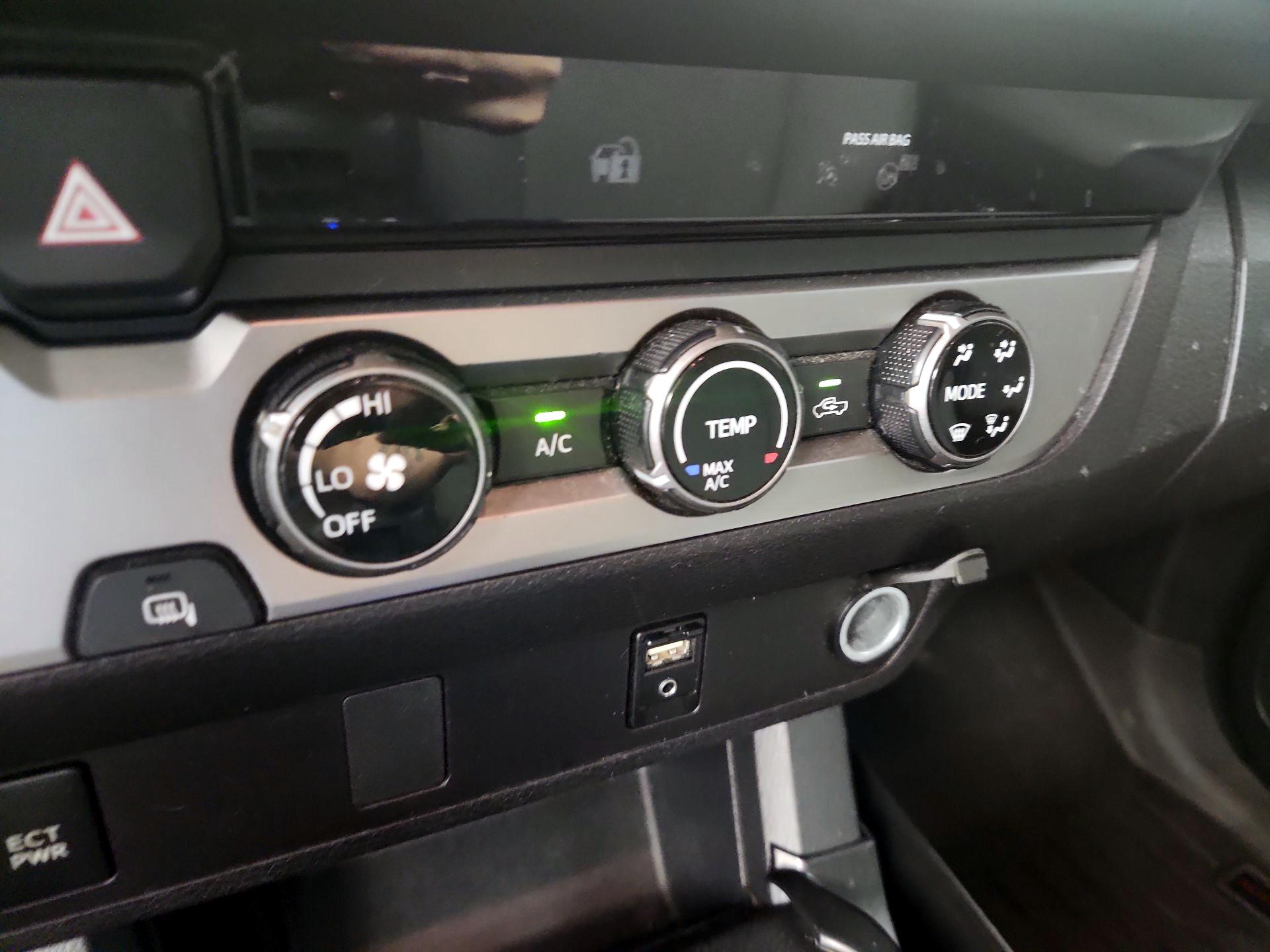 Thumbnail: 2018 Toyota Tacoma - 16