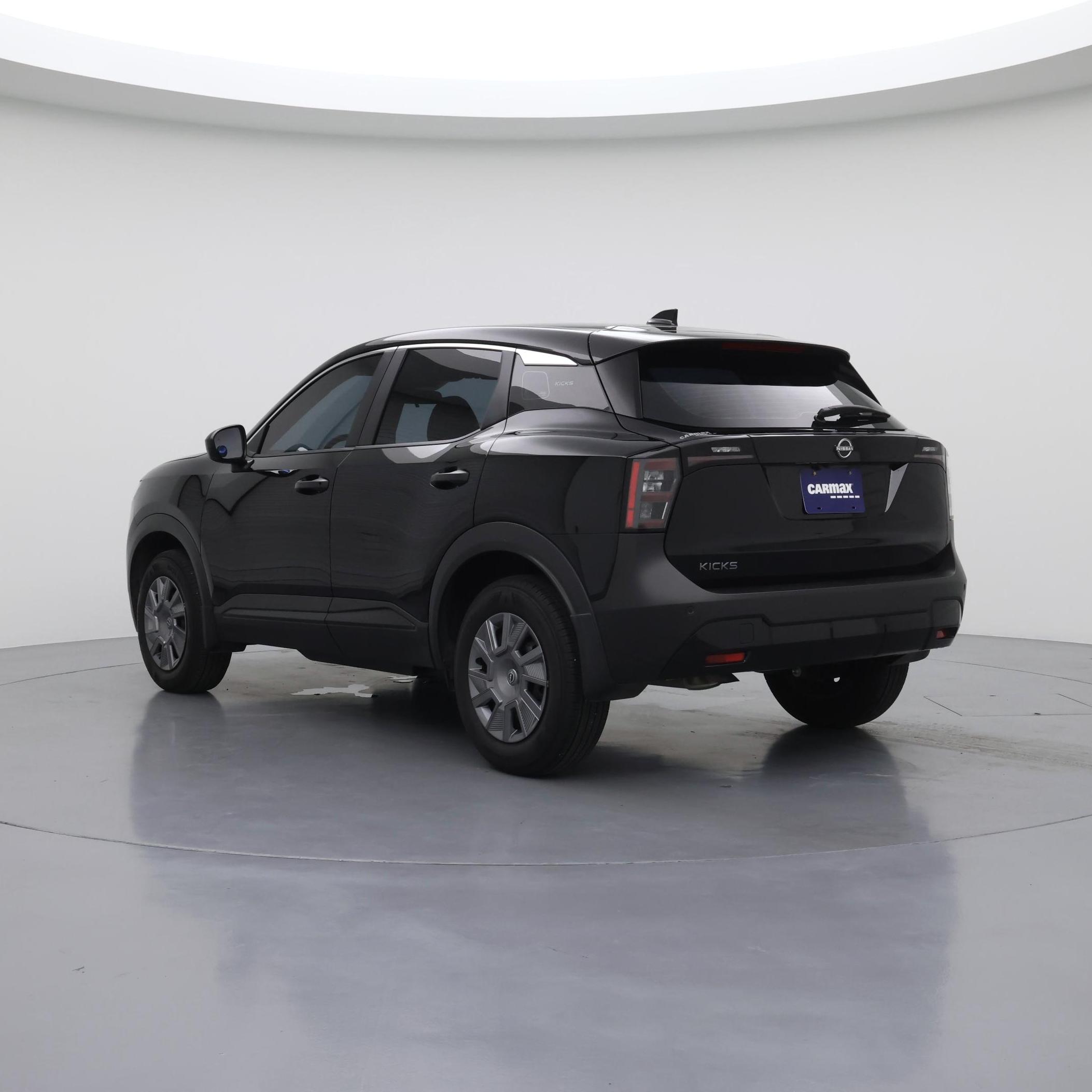 Thumbnail: 2025 Nissan Kicks - 2