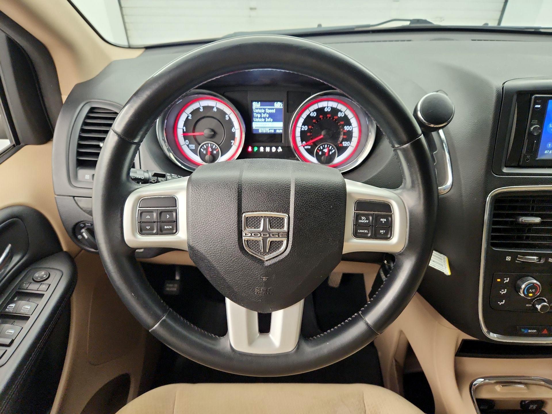 Thumbnail: 2016 Dodge Grand Caravan - 10