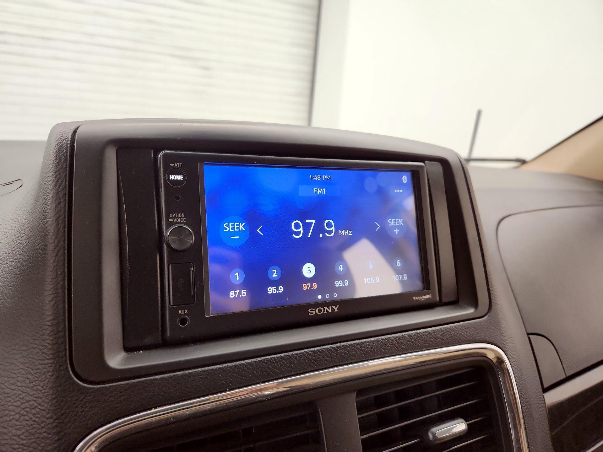 Thumbnail: 2016 Dodge Grand Caravan - 14