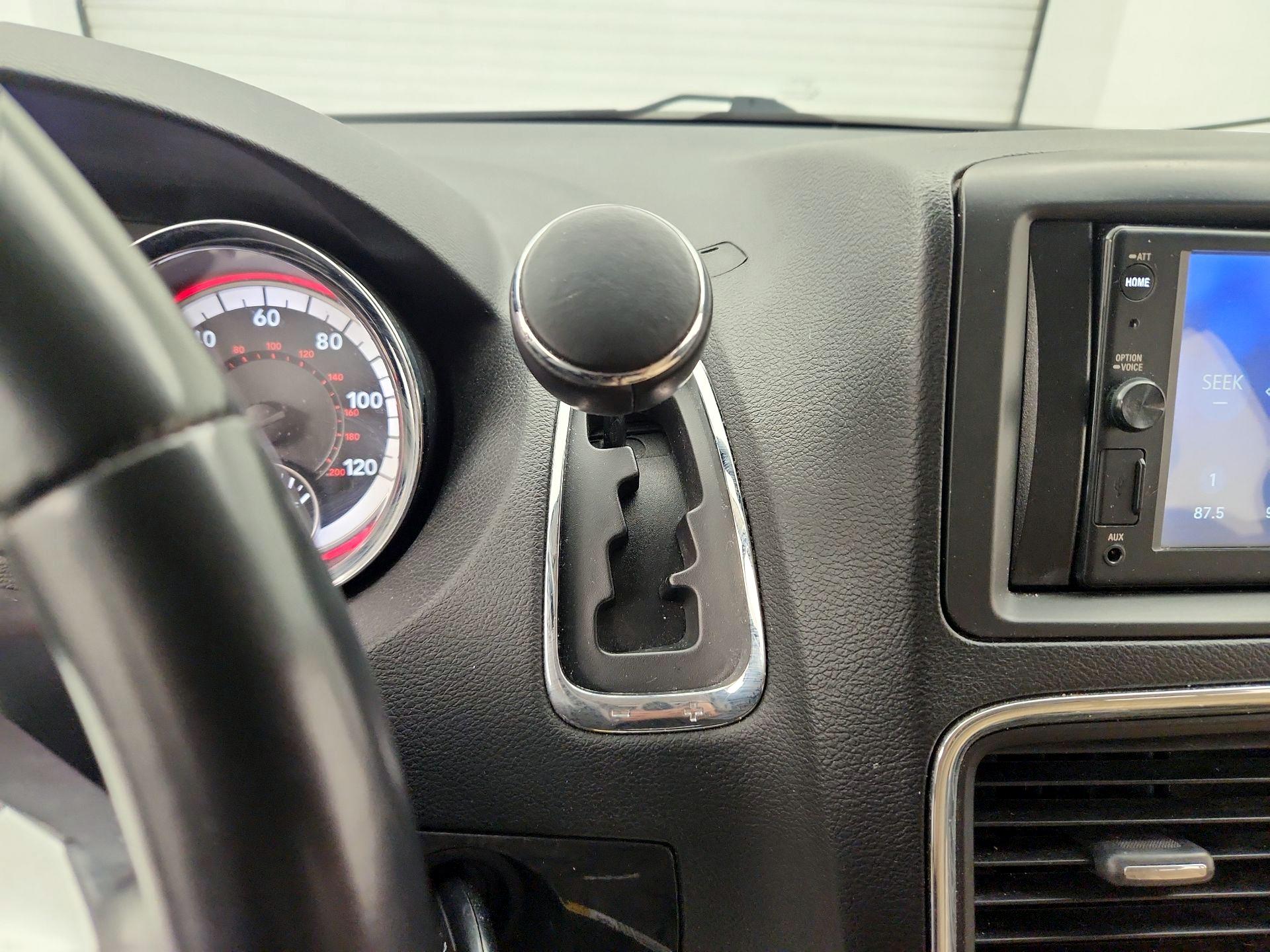 Thumbnail: 2016 Dodge Grand Caravan - 16