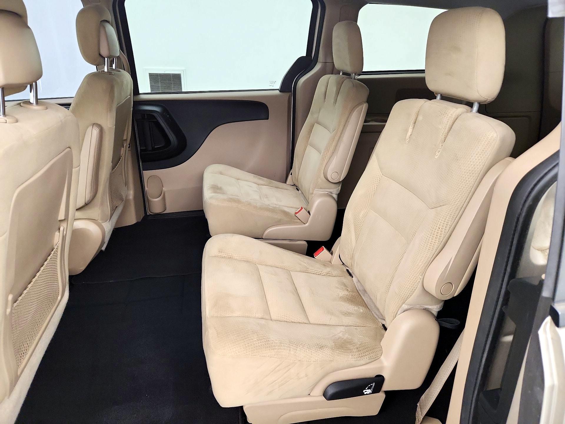 Thumbnail: 2016 Dodge Grand Caravan - 17