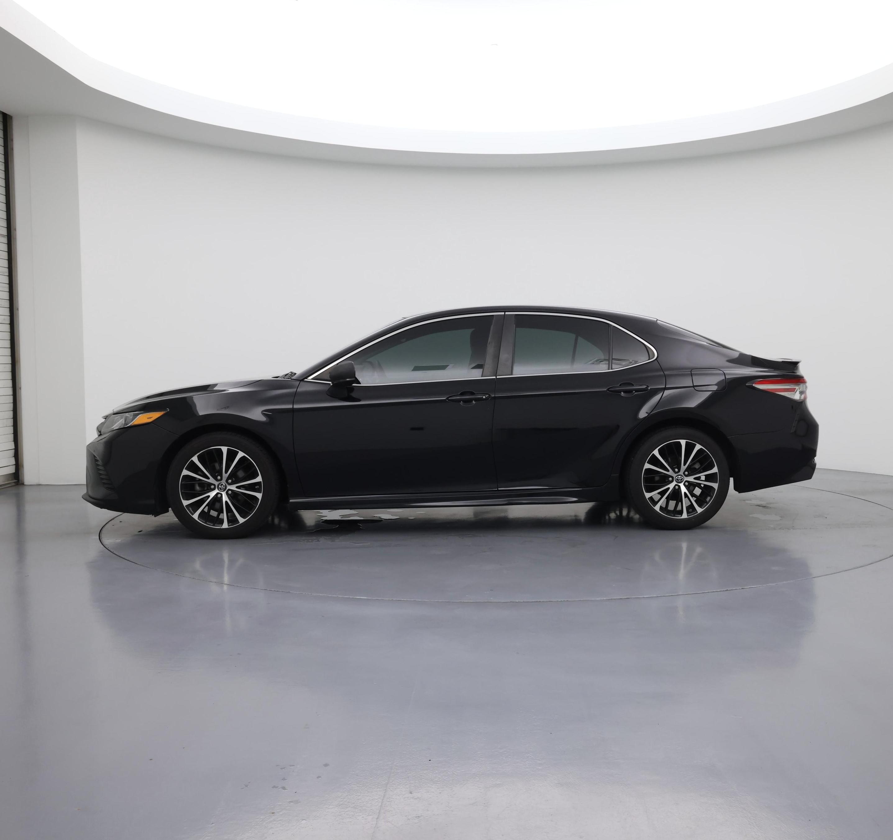 Thumbnail: 2018 Toyota Camry - 3