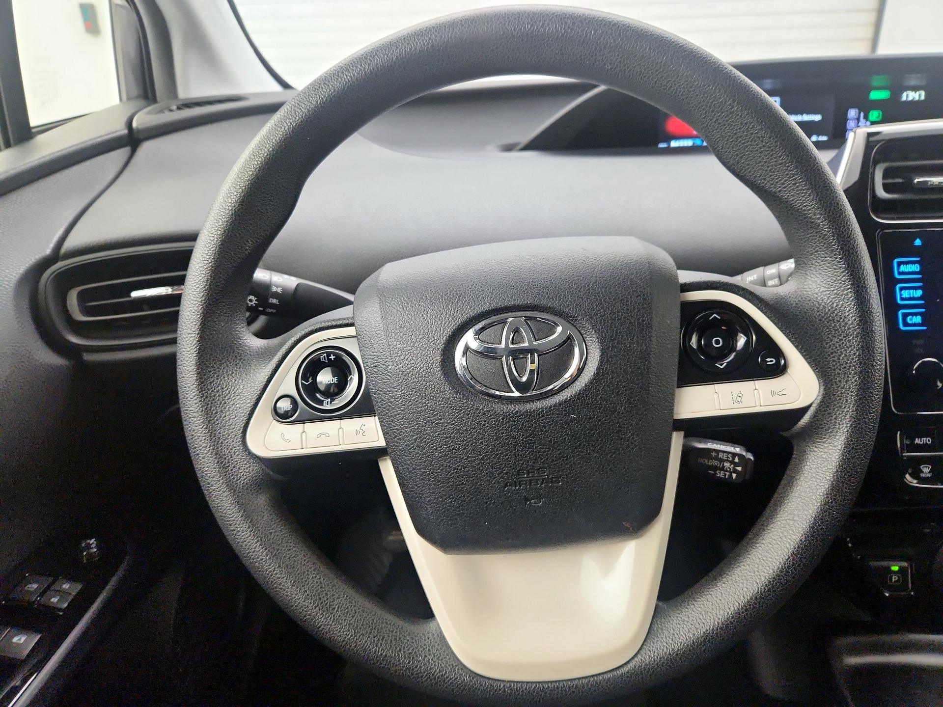 Thumbnail: 2017 Toyota Prius - 10