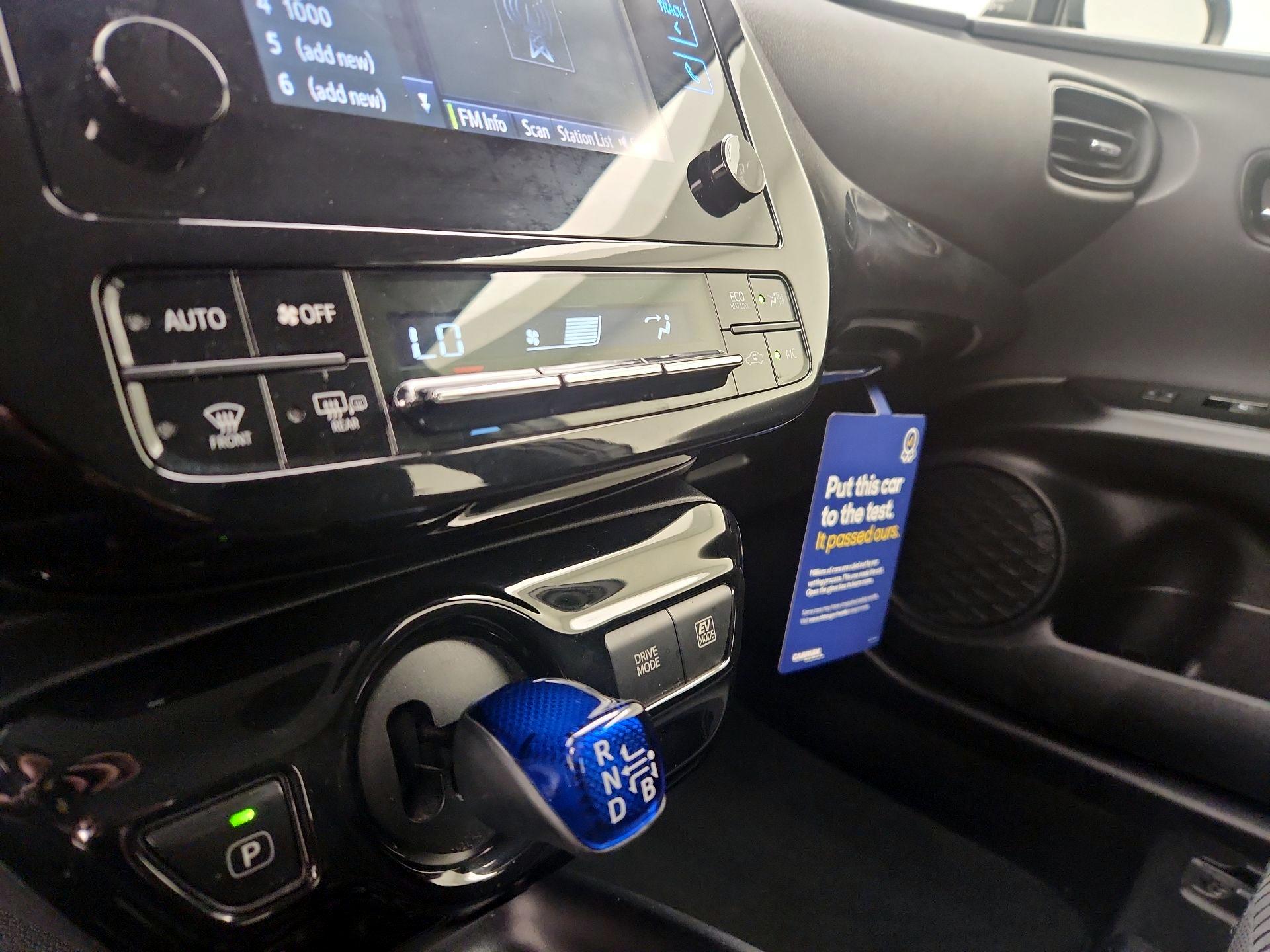 Thumbnail: 2017 Toyota Prius - 16
