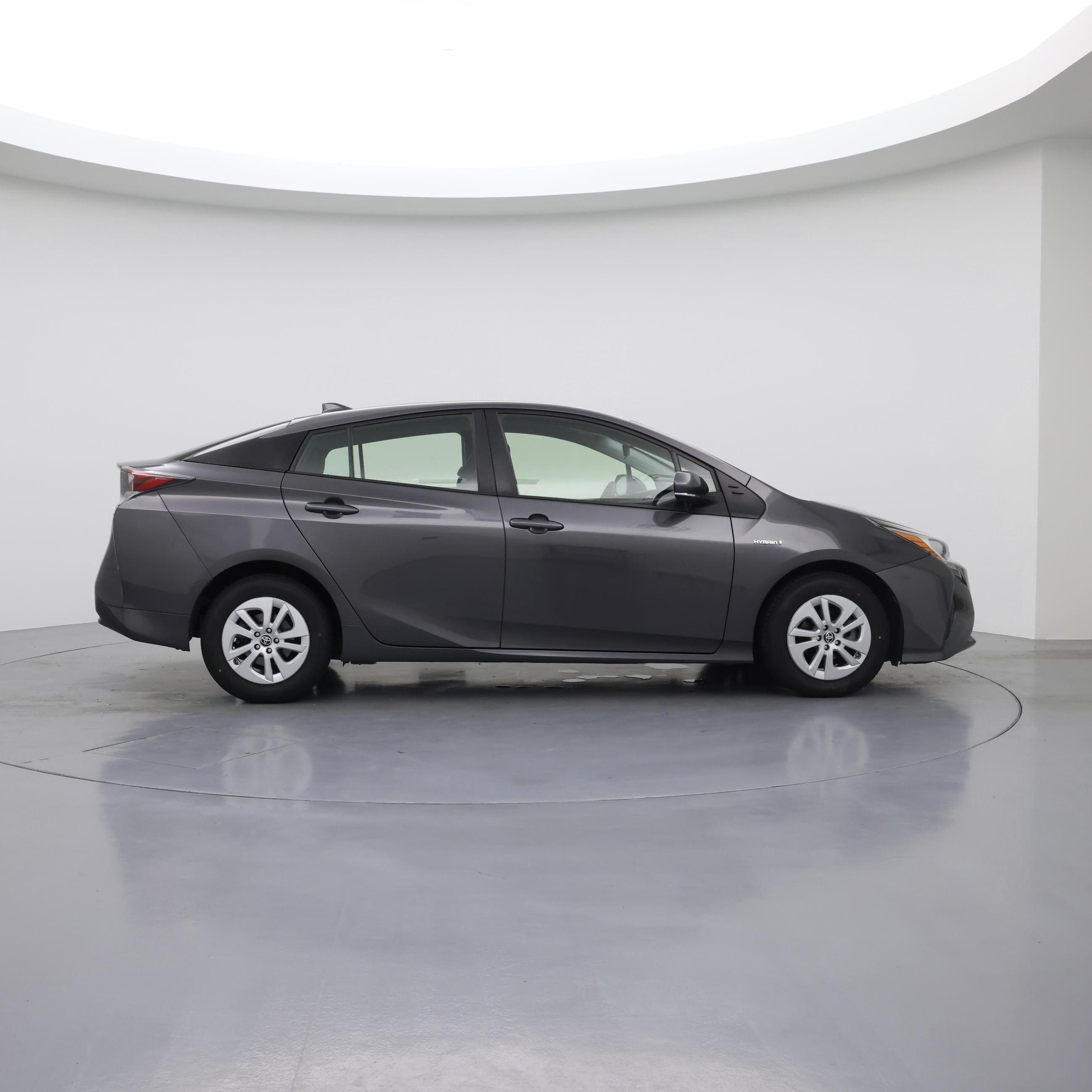 Thumbnail: 2017 Toyota Prius - 7