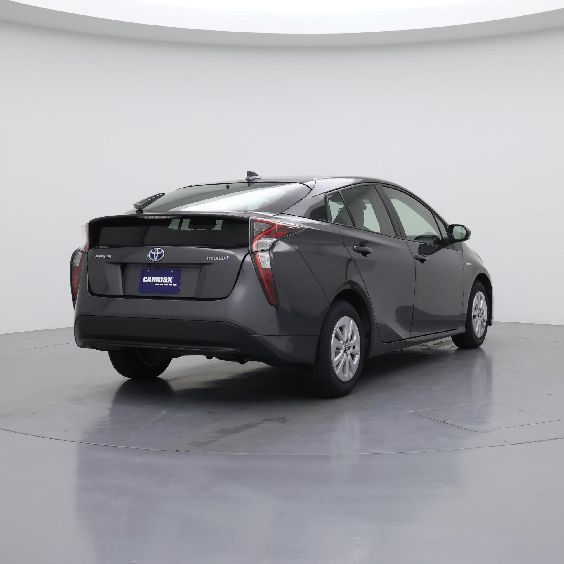 Thumbnail: 2017 Toyota Prius - 8