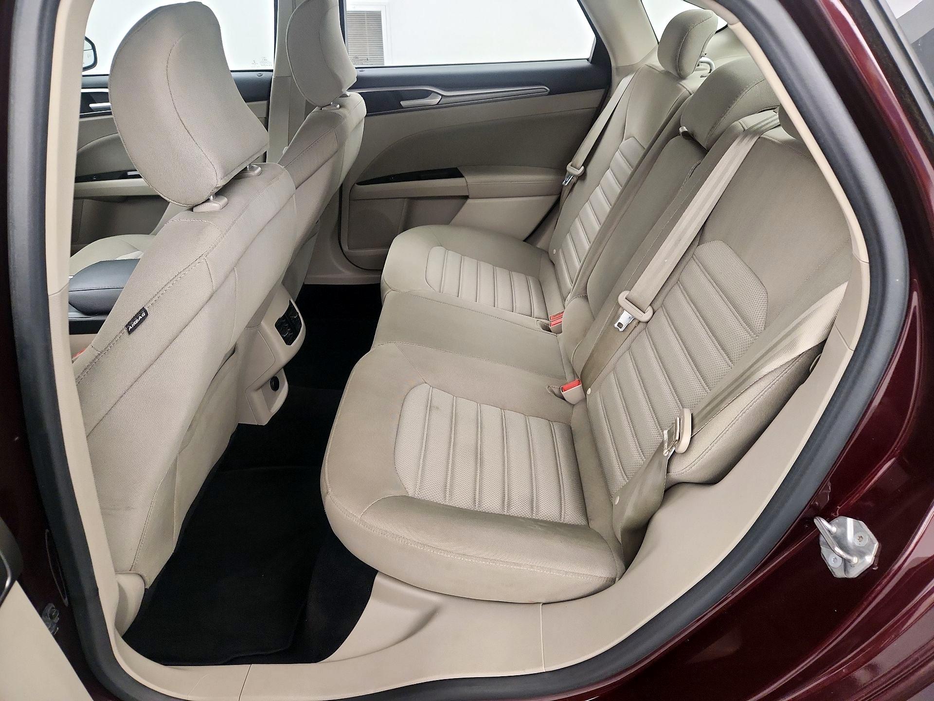 Thumbnail: 2017 Ford Fusion - 19