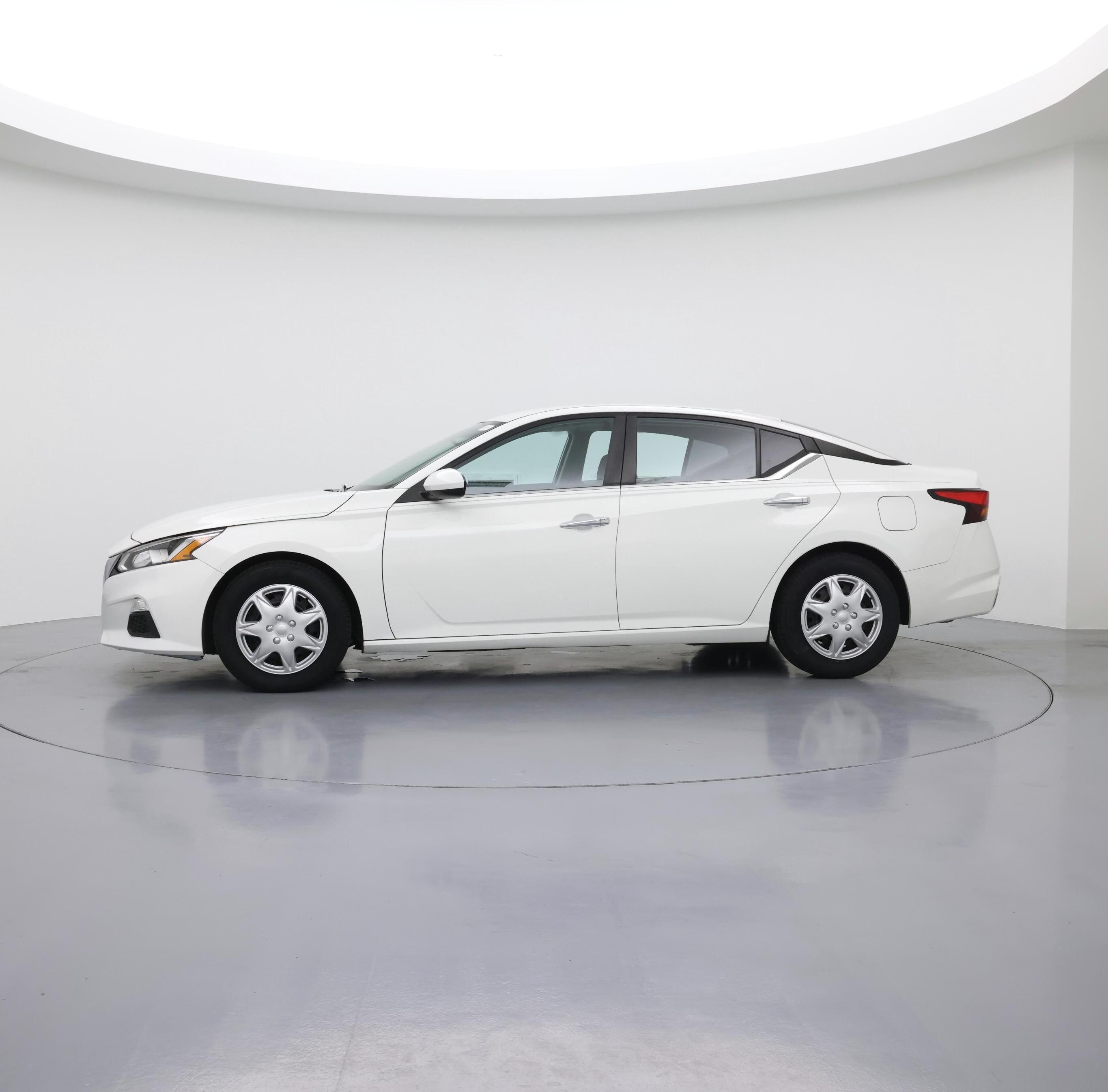 Thumbnail: 2020 Nissan Altima - 3