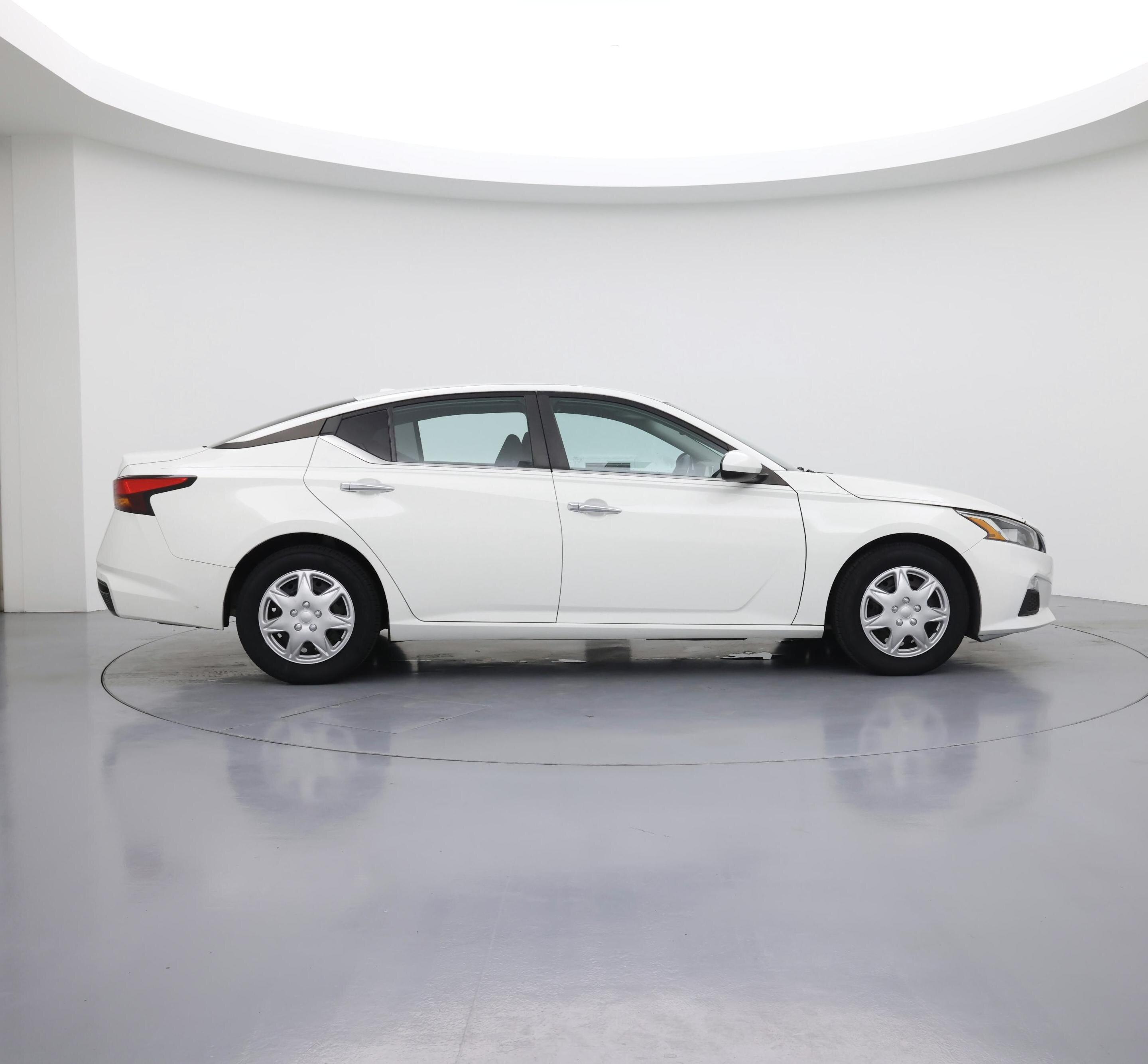 Thumbnail: 2020 Nissan Altima - 7