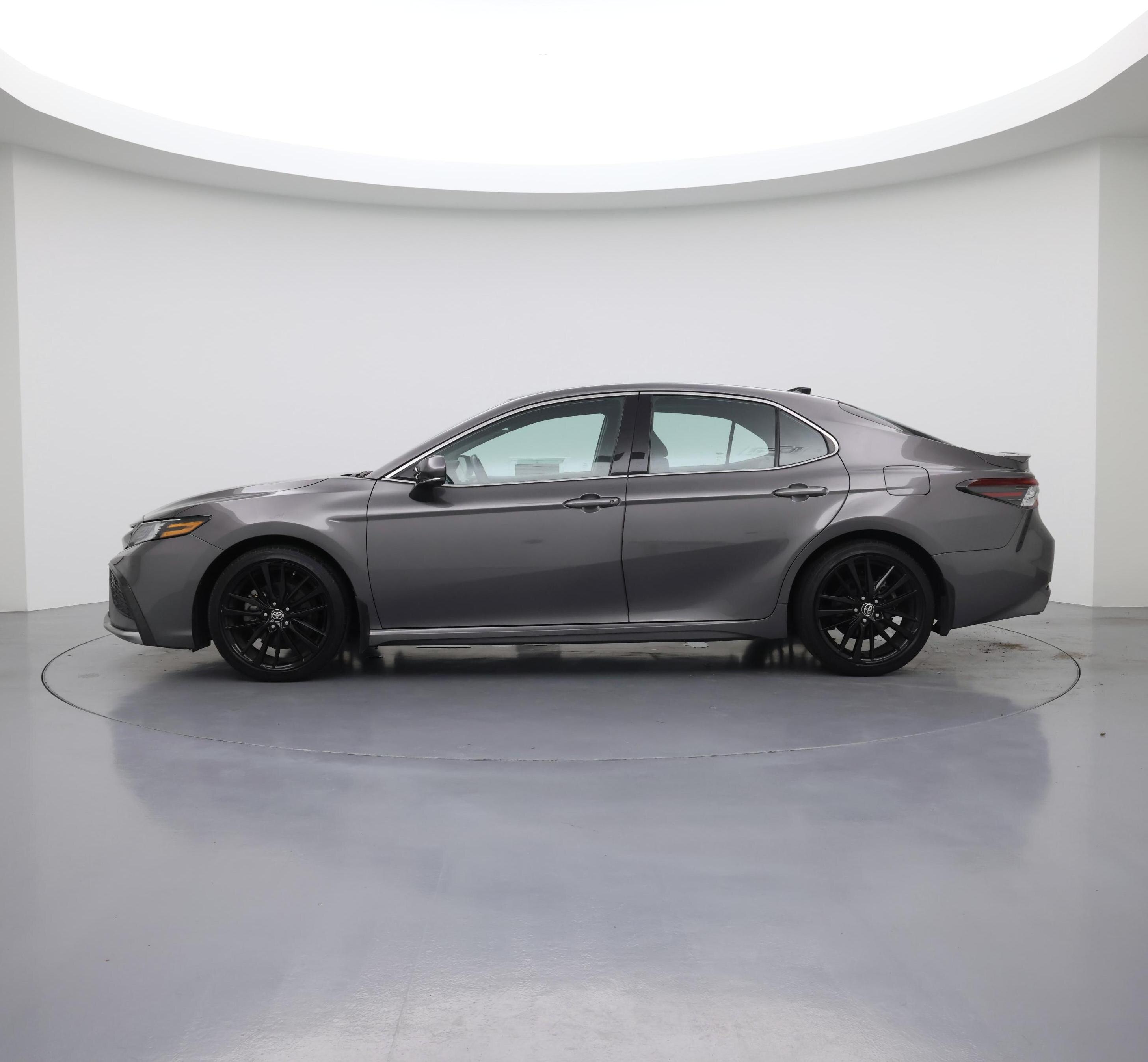 Thumbnail: 2021 Toyota Camry - 3