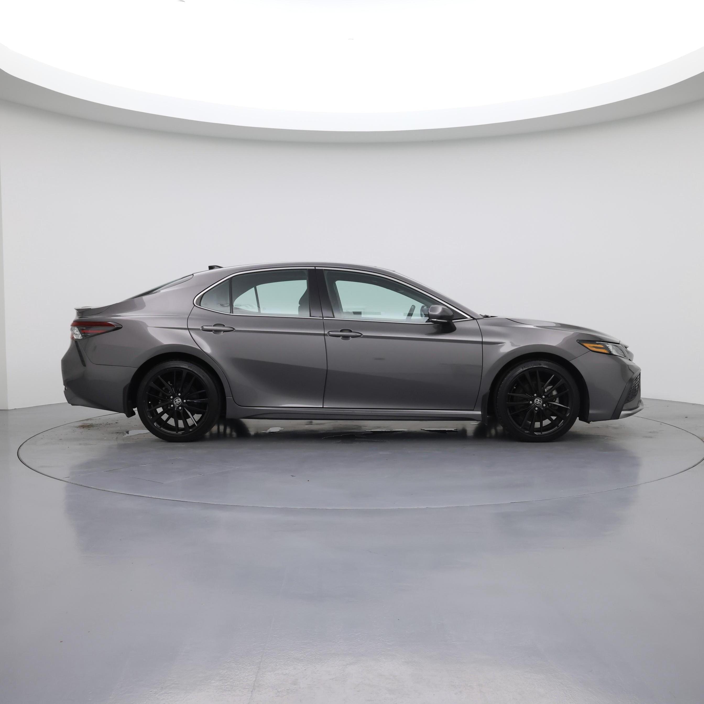 Thumbnail: 2021 Toyota Camry - 7