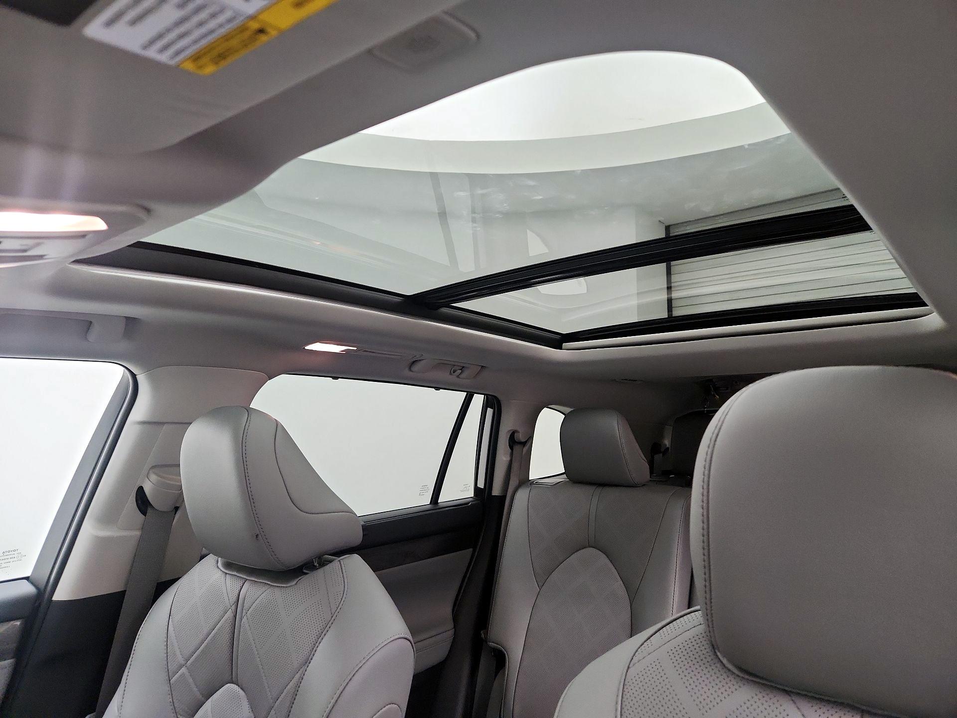 Thumbnail: 2025 Toyota Highlander - 19