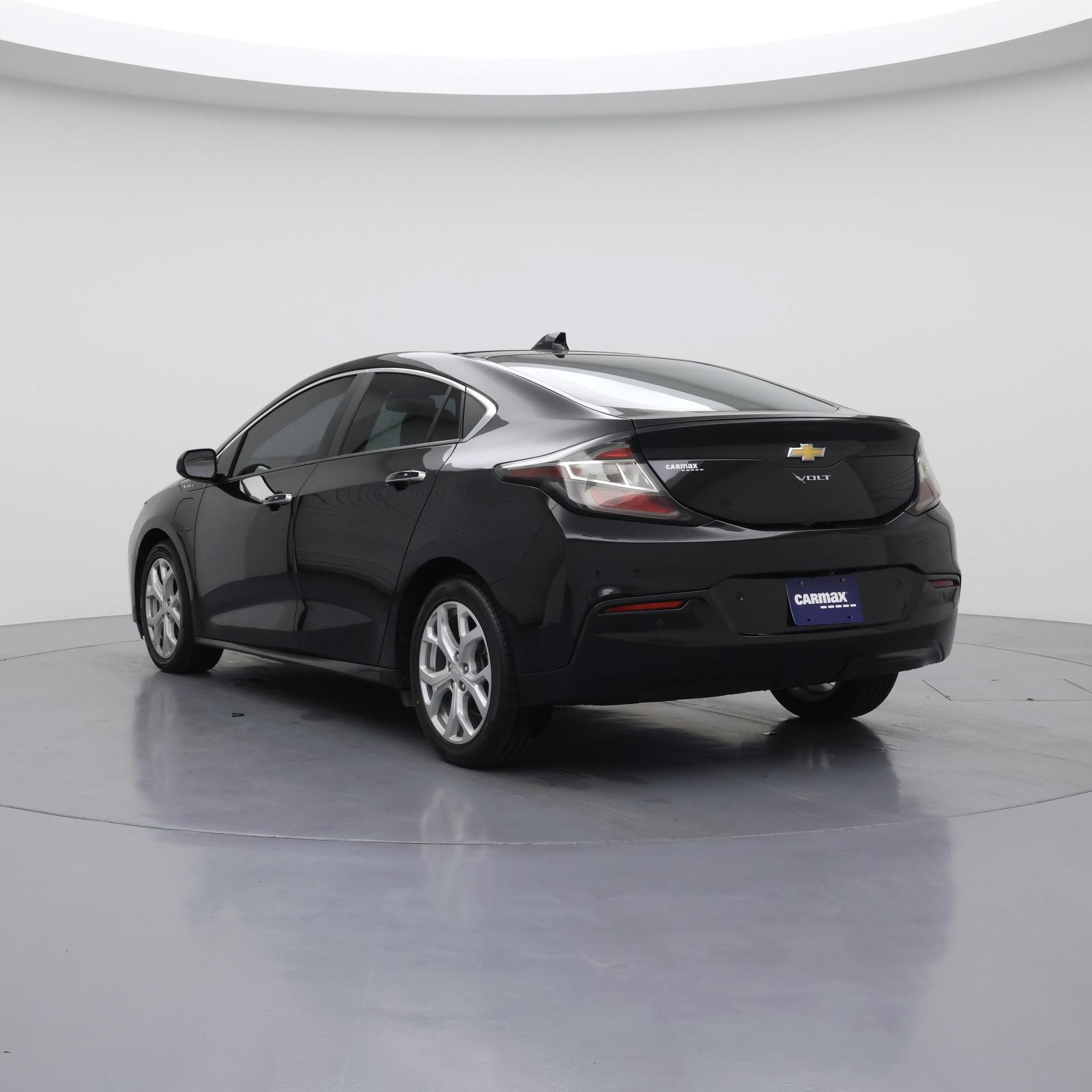 Thumbnail: 2017 Chevrolet Volt - 2