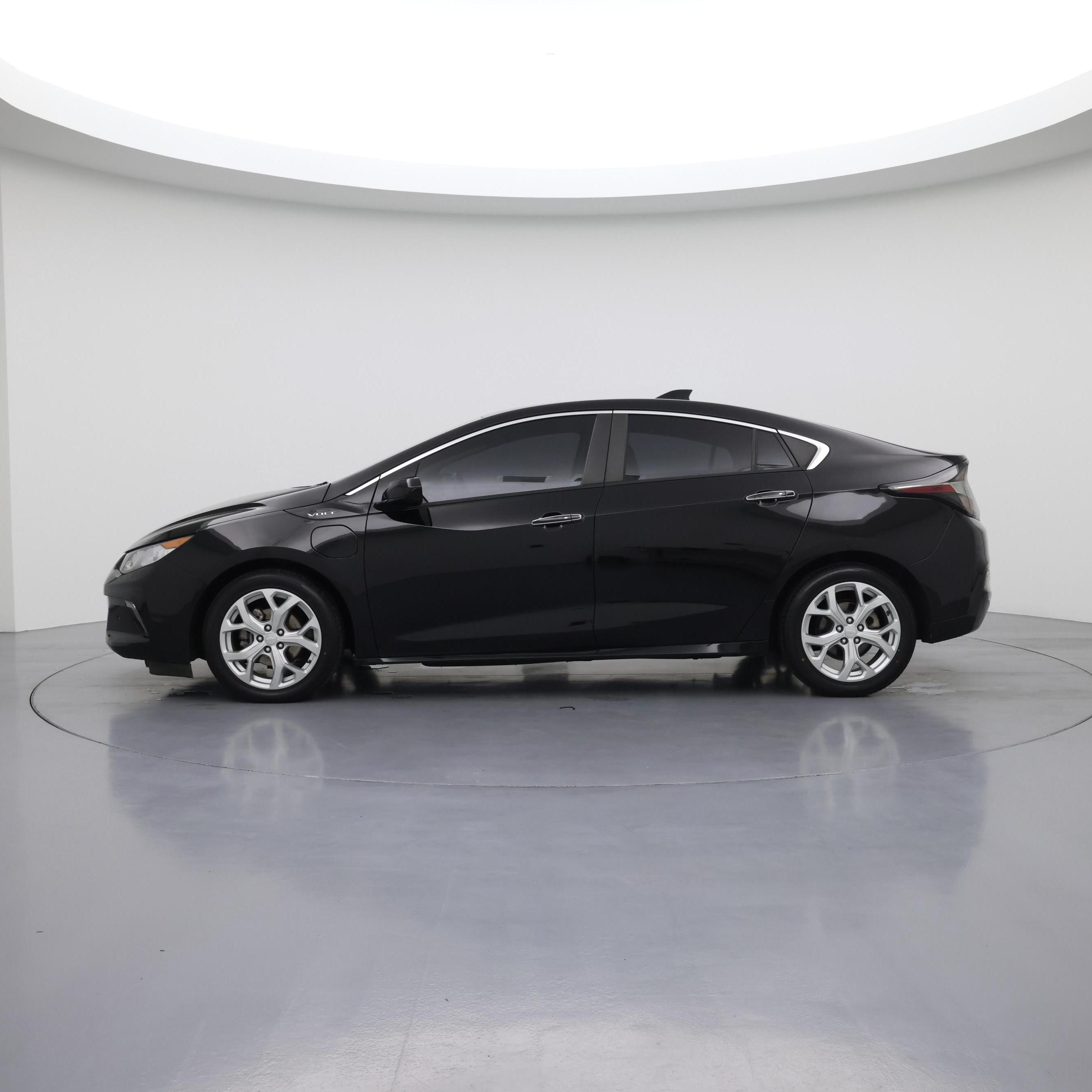 Thumbnail: 2017 Chevrolet Volt - 3