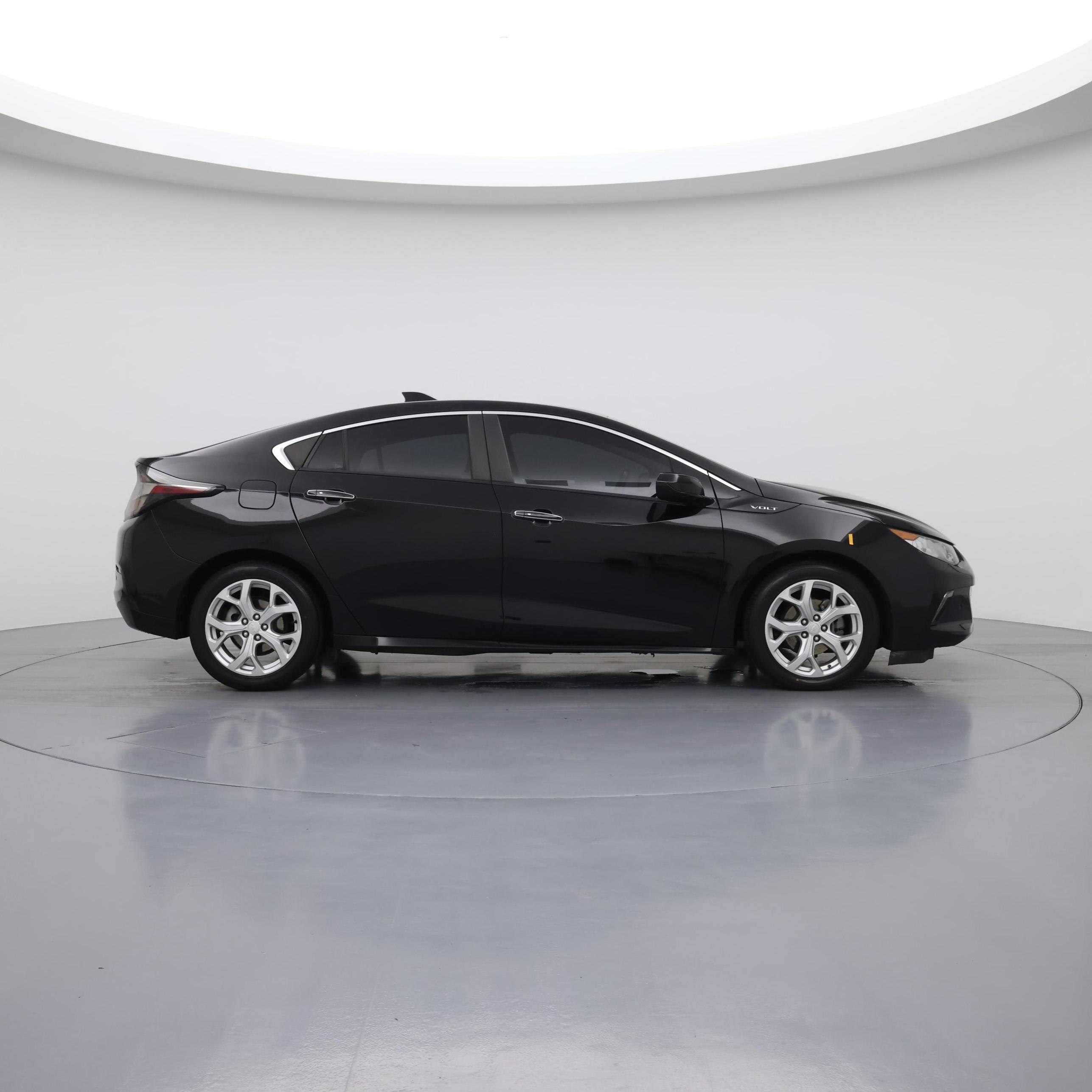 Thumbnail: 2017 Chevrolet Volt - 7