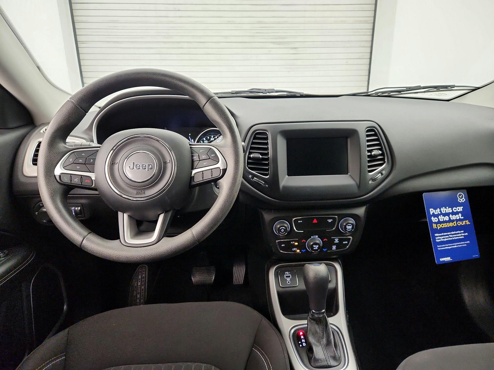 Thumbnail: 2020 Jeep Compass - 9