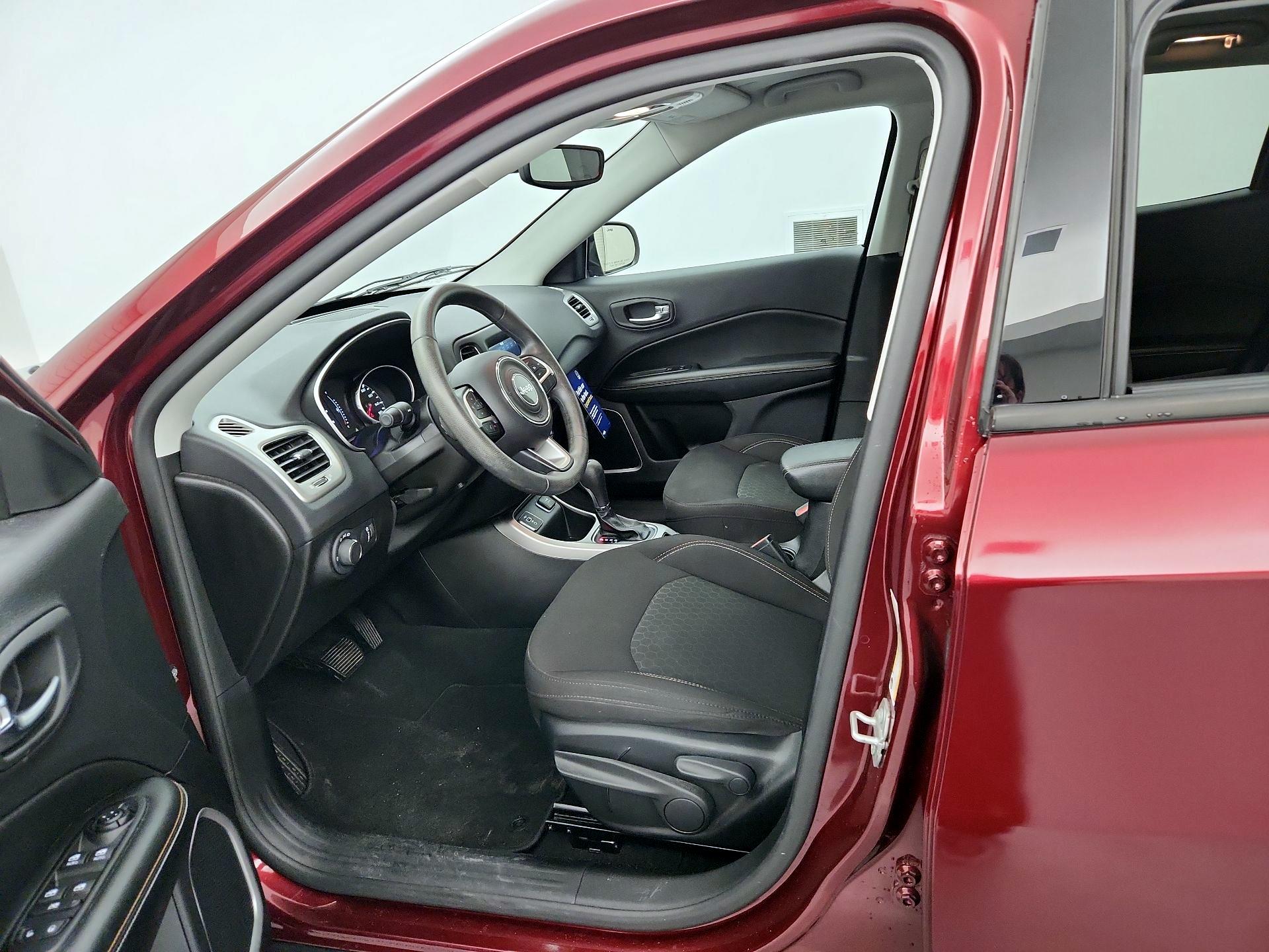 Thumbnail: 2020 Jeep Compass - 11