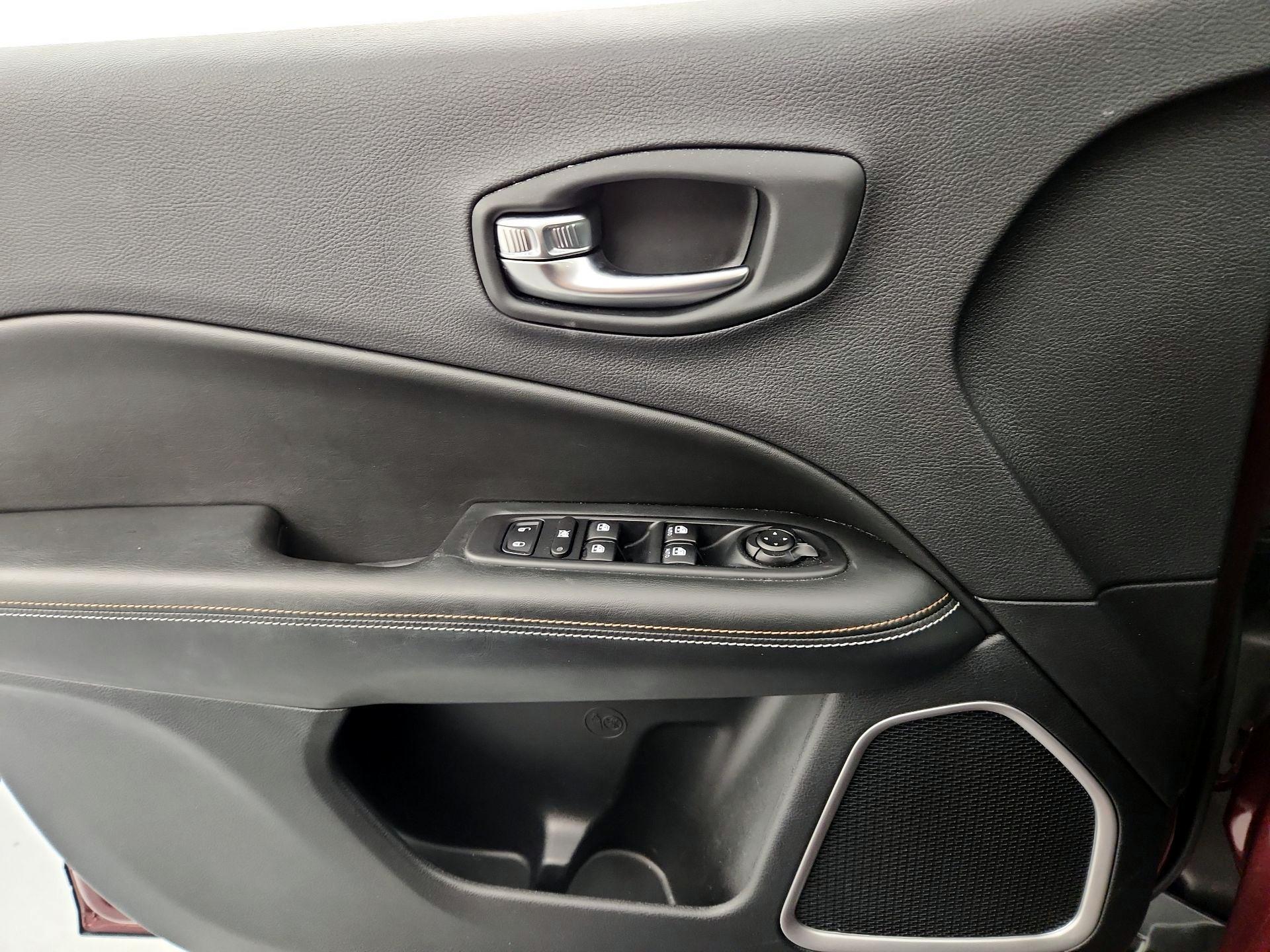 Thumbnail: 2020 Jeep Compass - 12