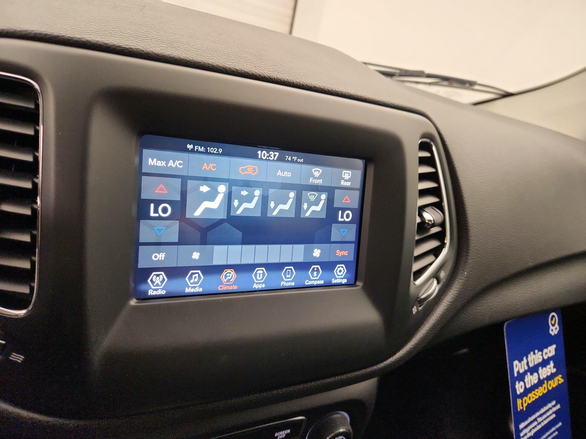 Thumbnail: 2020 Jeep Compass - 16
