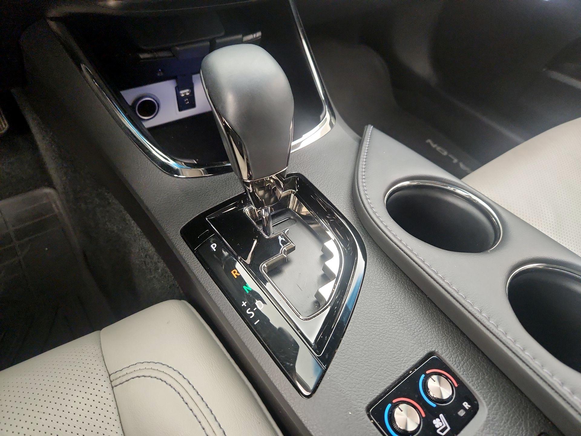 Thumbnail: 2016 Toyota Avalon - 17