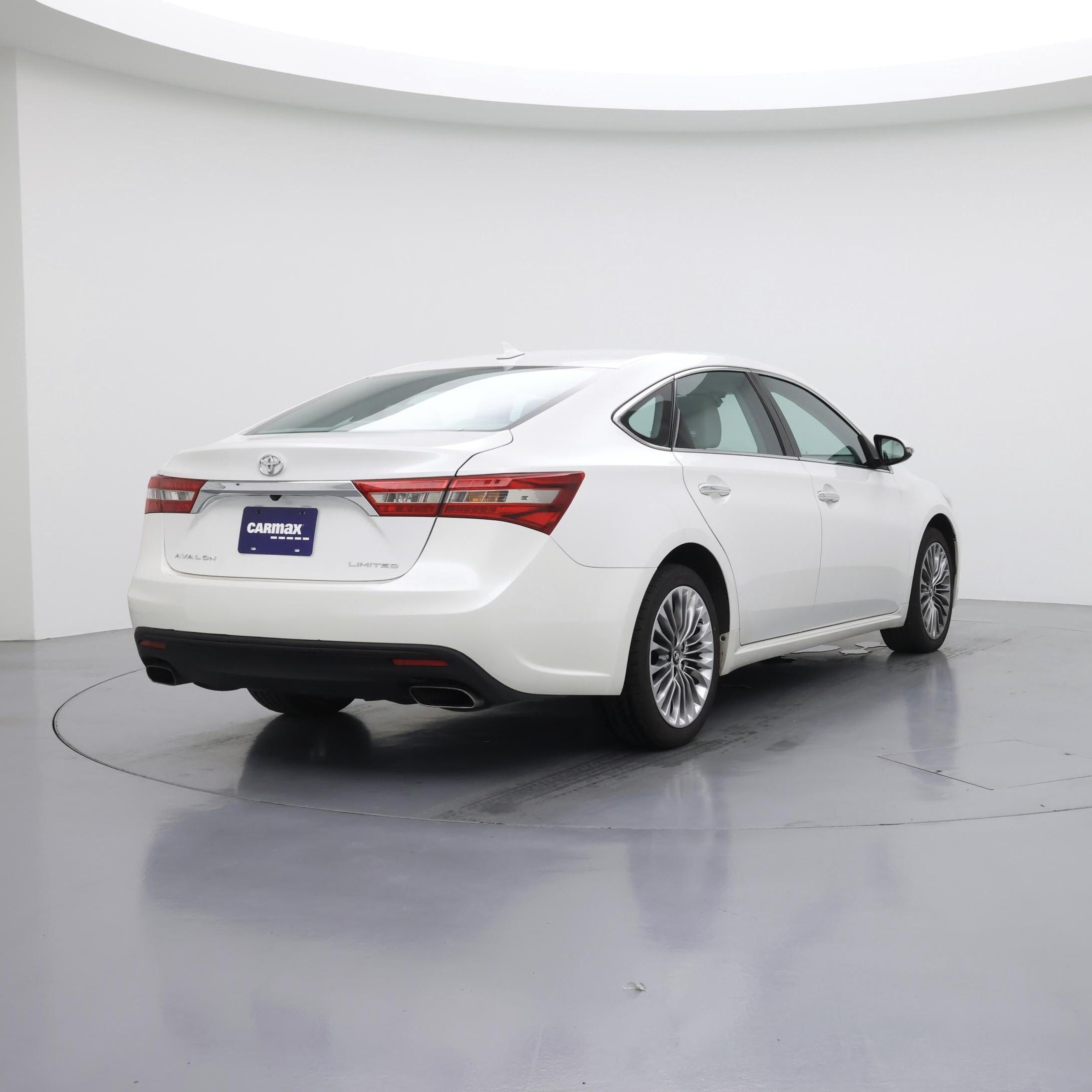Thumbnail: 2016 Toyota Avalon - 8
