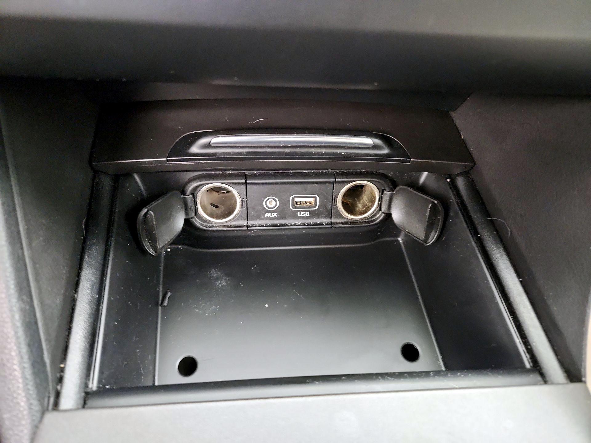 Thumbnail: 2016 Kia Optima - 18